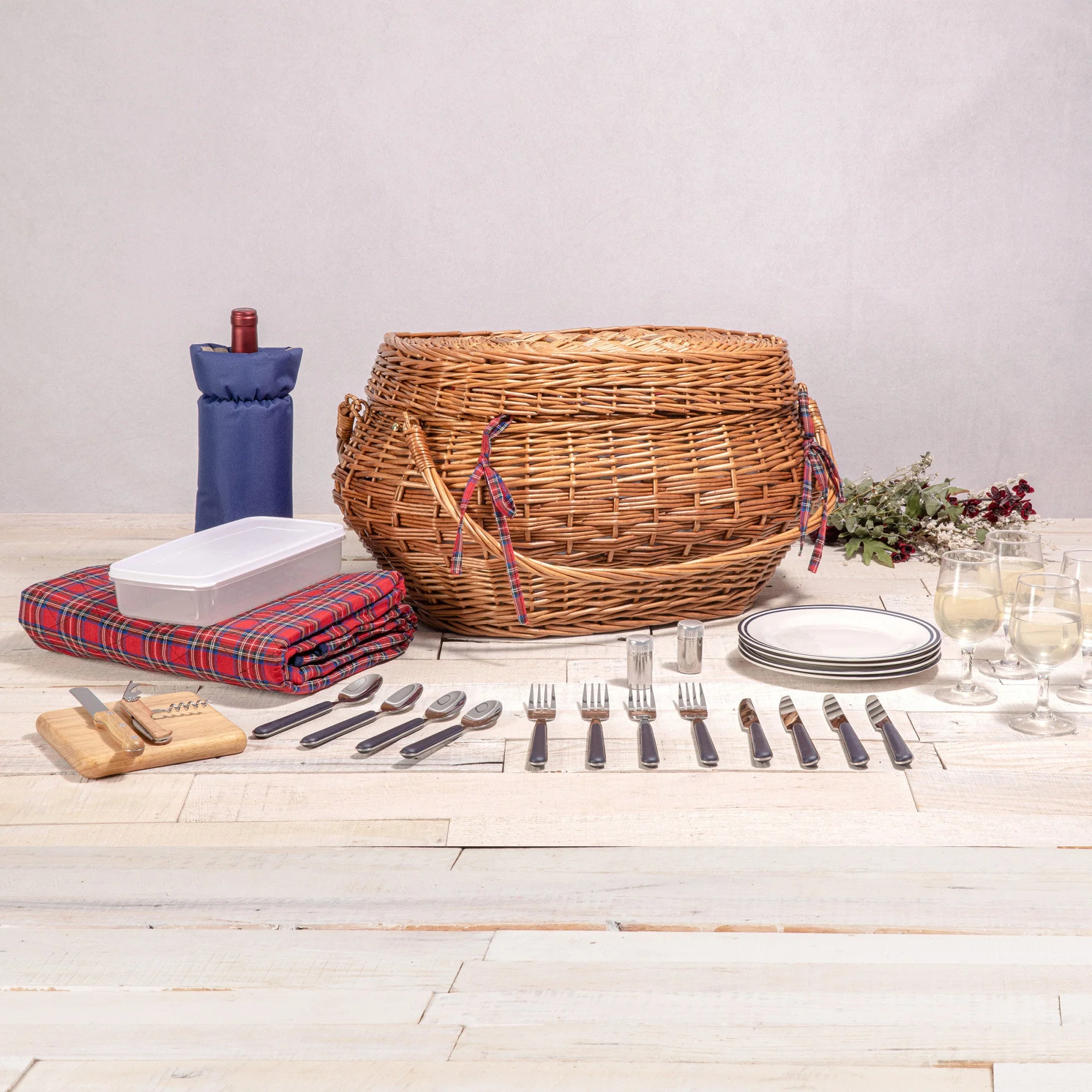 Highlander Picnic Basket - Image 3