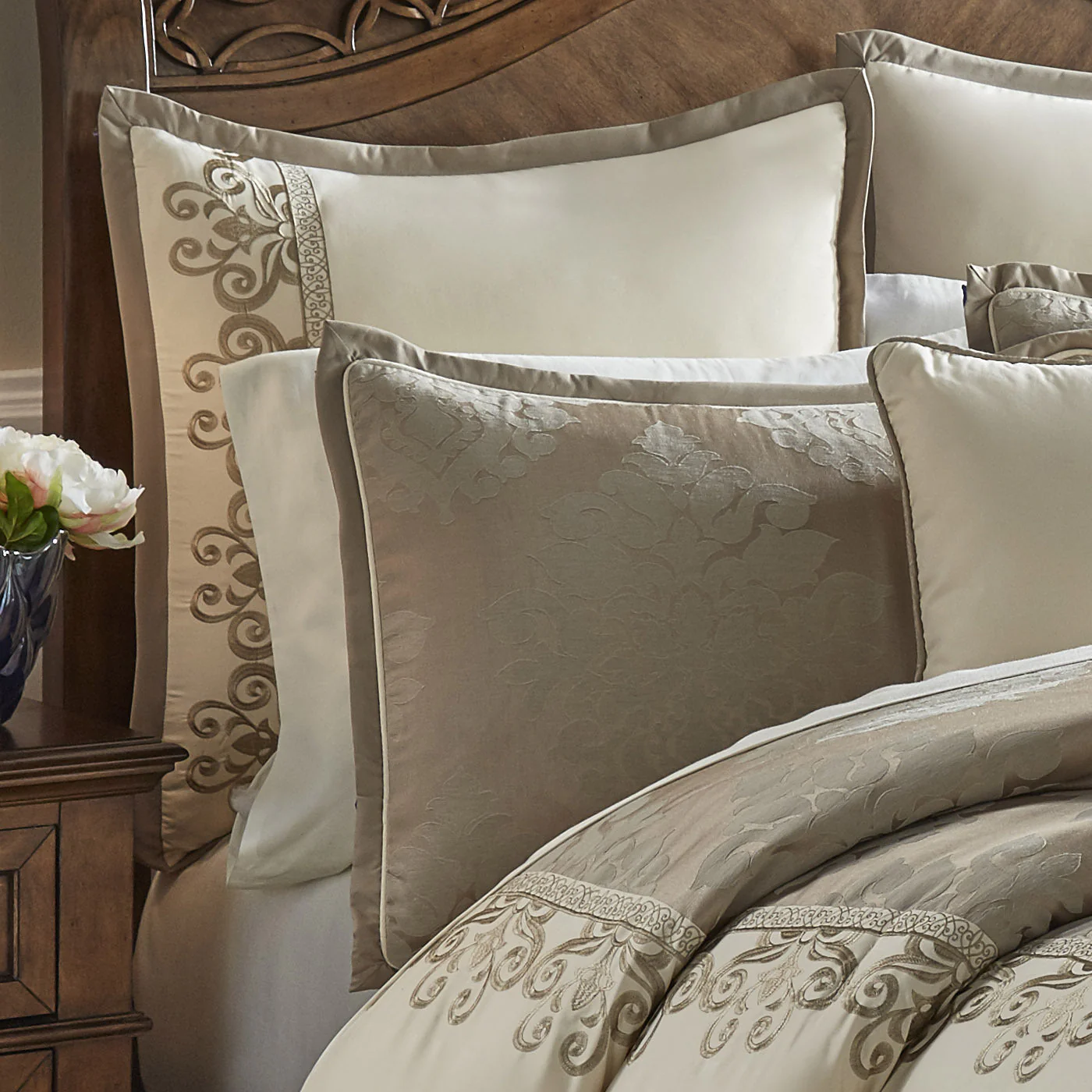 Hillcrest 9-Pc Ivory Damask Jacquard Comforter Ensemble - Image 18