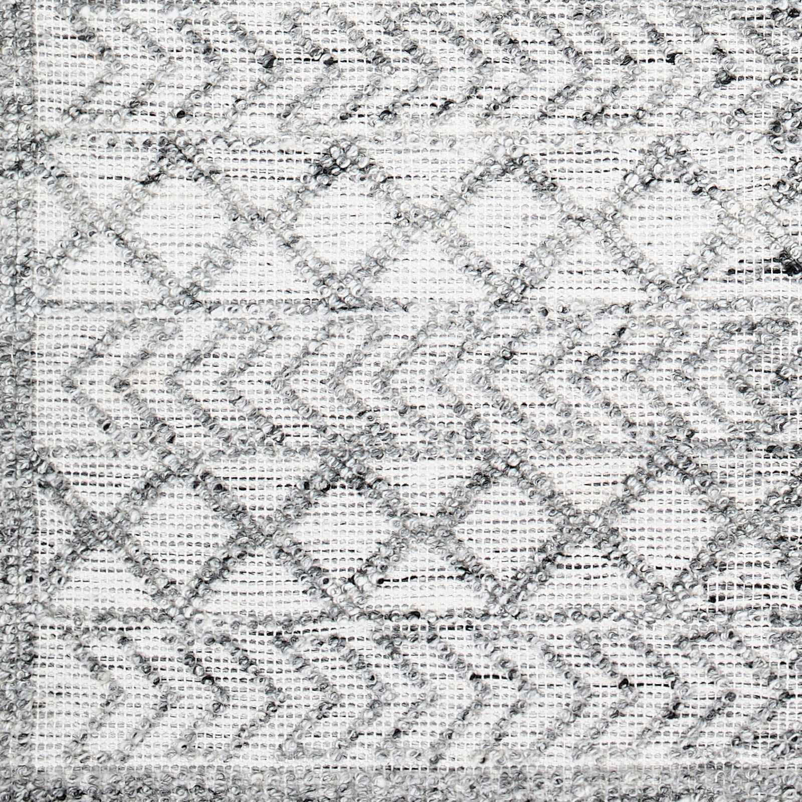 Hosa Area Rug - Image 3