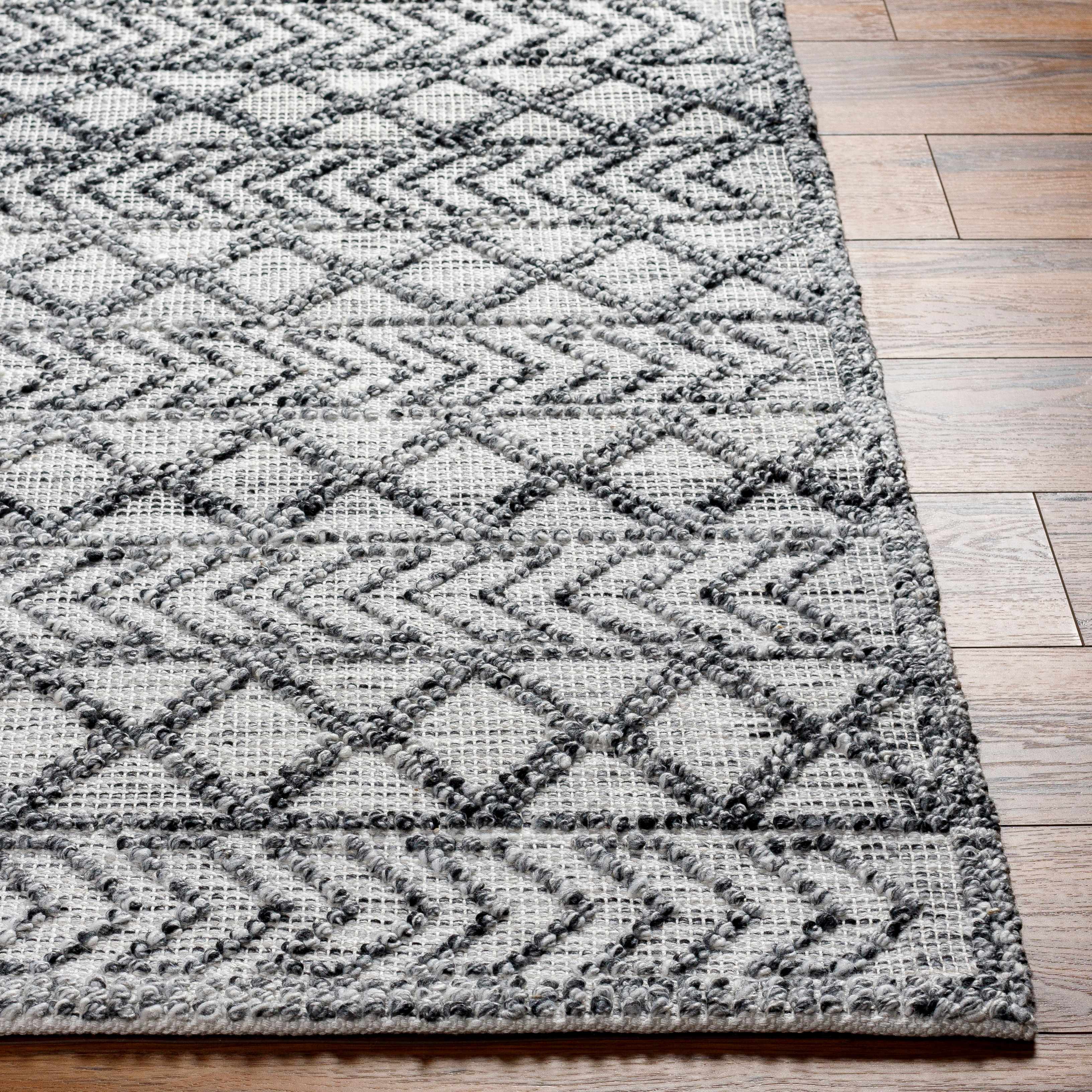 Hosa Area Rug - Image 5