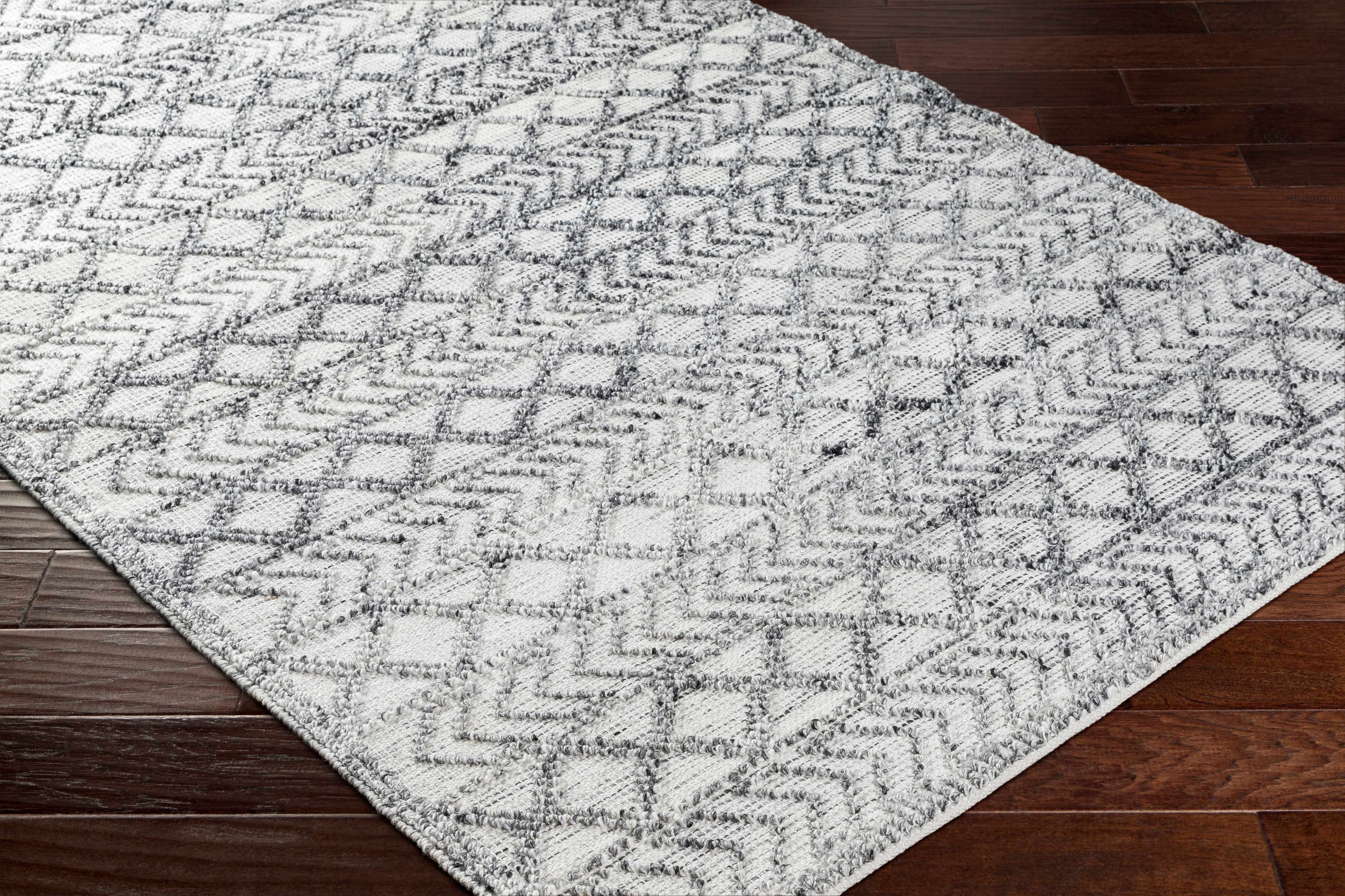 Hosa Area Rug - Image 6