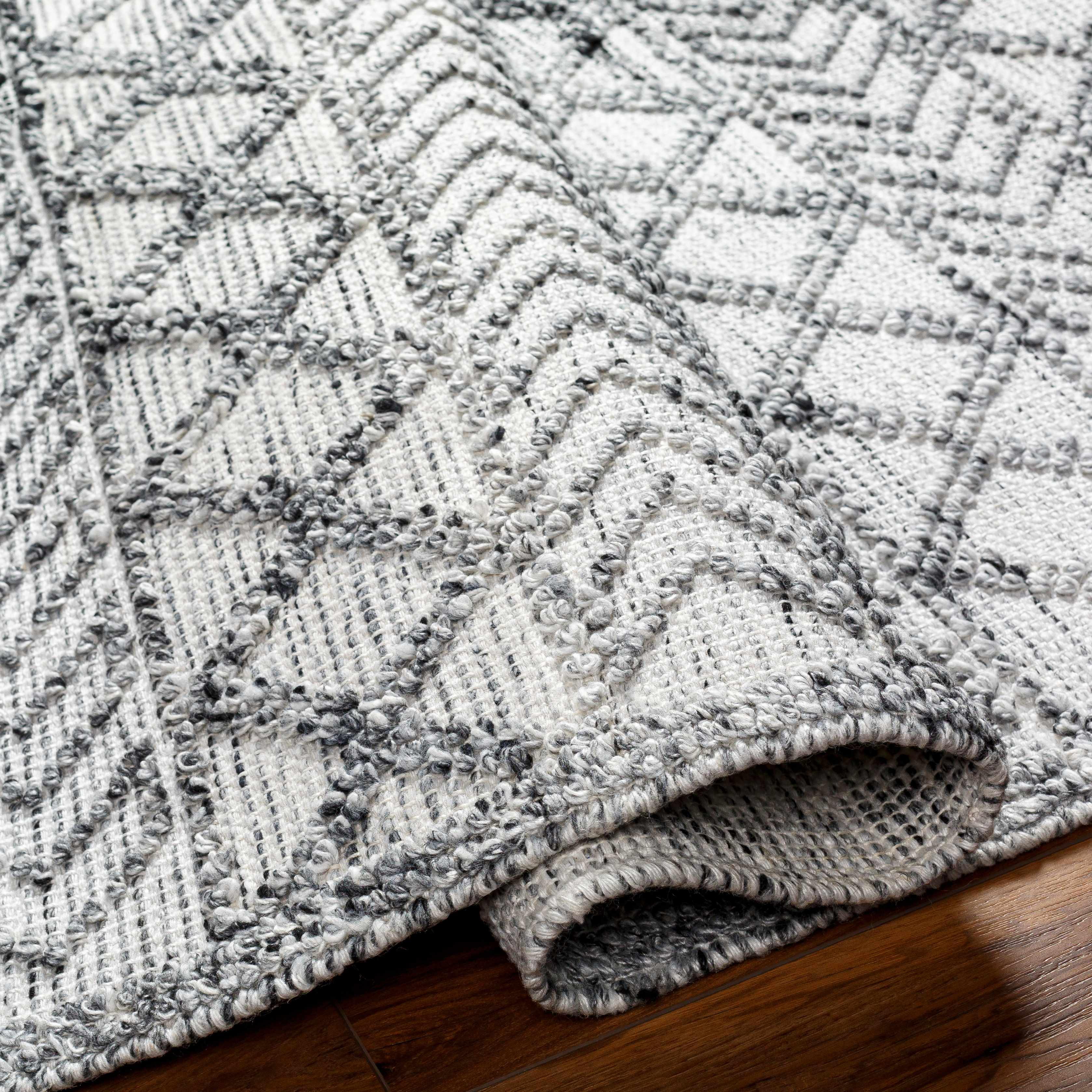 Hosa Area Rug - Image 7