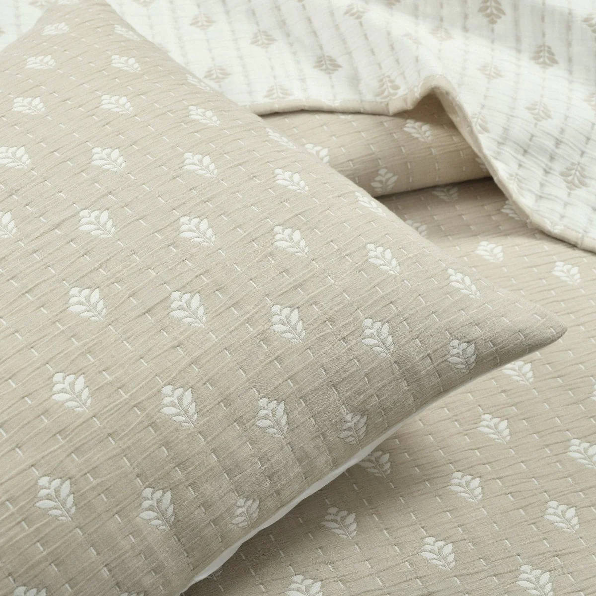 Hygge Kantha Pick Stitch Yarn Dyed Cotton Jacquard Quilt/Coverlet Set - Image 14