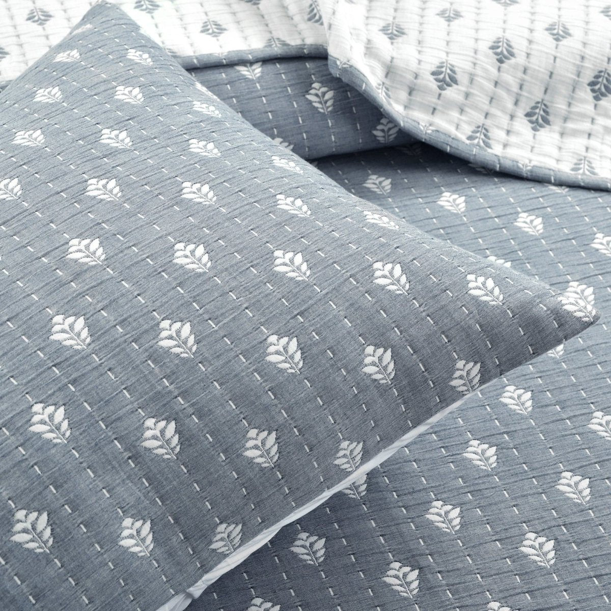 Hygge Kantha Pick Stitch Yarn Dyed Cotton Jacquard Quilt/Coverlet Set - Image 15