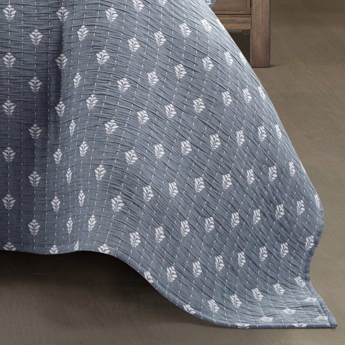 Hygge Kantha Pick Stitch Yarn Dyed Cotton Jacquard Quilt/Coverlet Set - Image 19