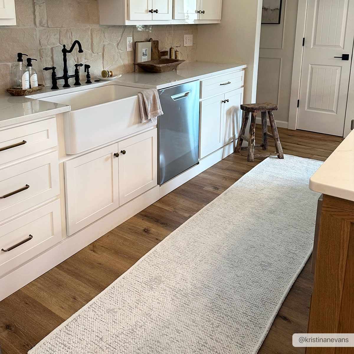 Isako Cream & Gray Solid Washable Area Rug - Clearance - Image 3
