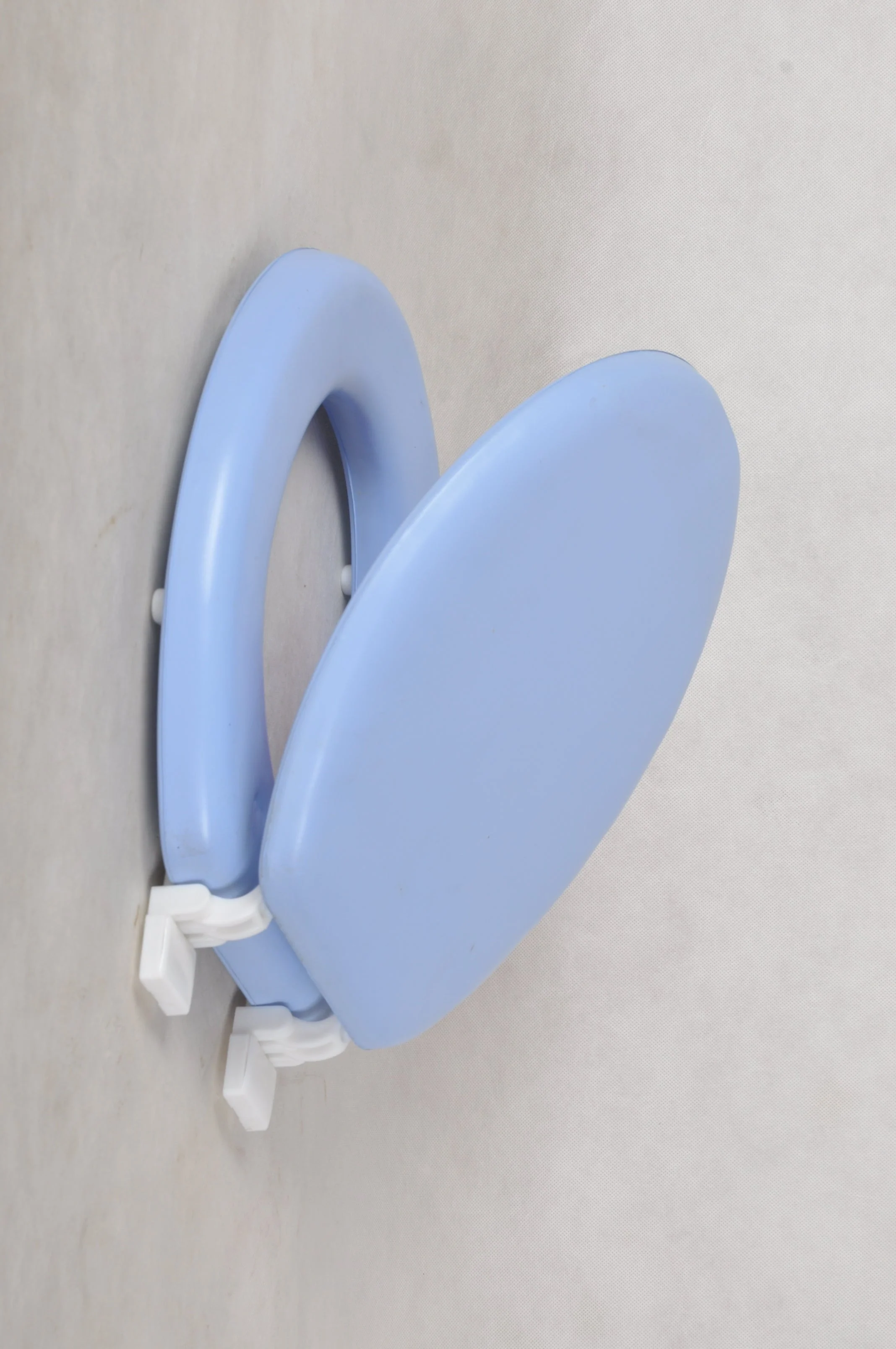 J&V Textiles Soft Round Toilet Seat With Easy Clean & Change Hinge, Padded - Image 6
