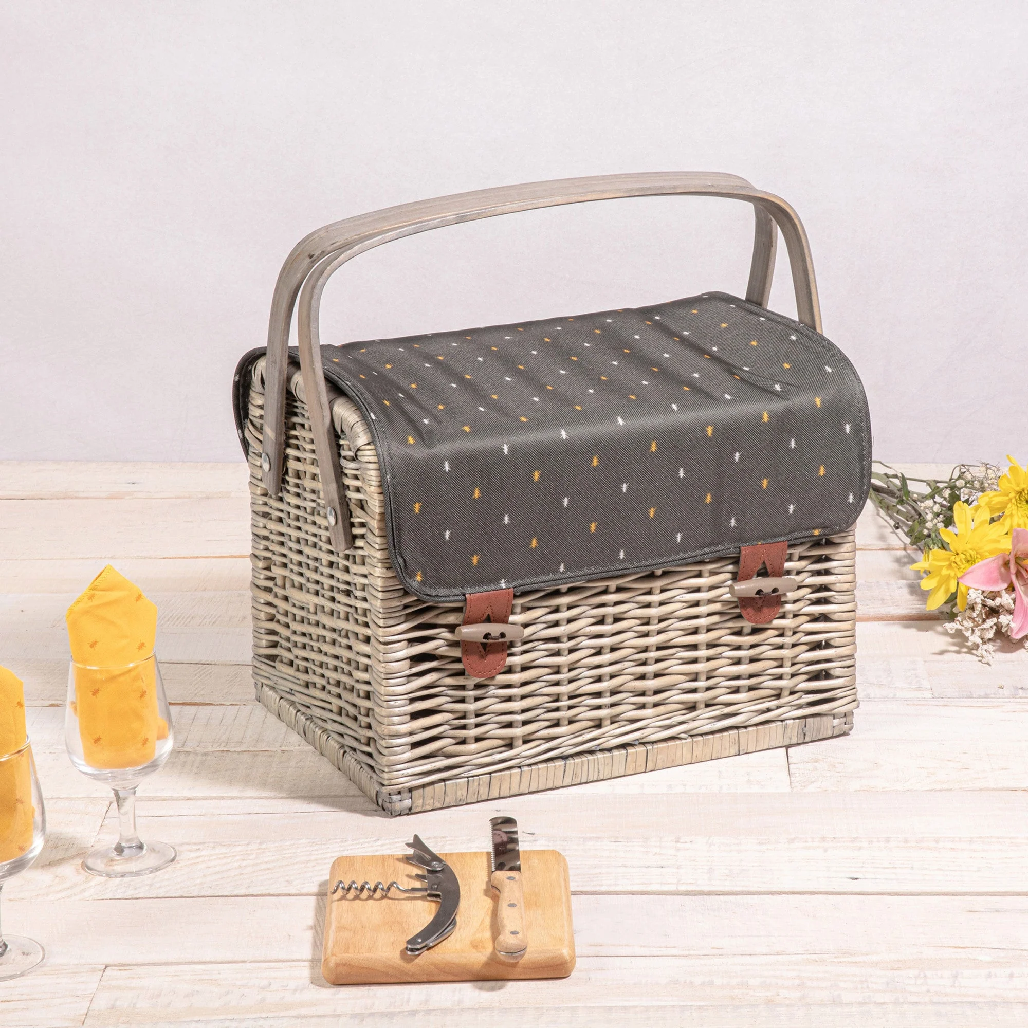Kabrio Wine & Cheese Picnic Basket - Image 3