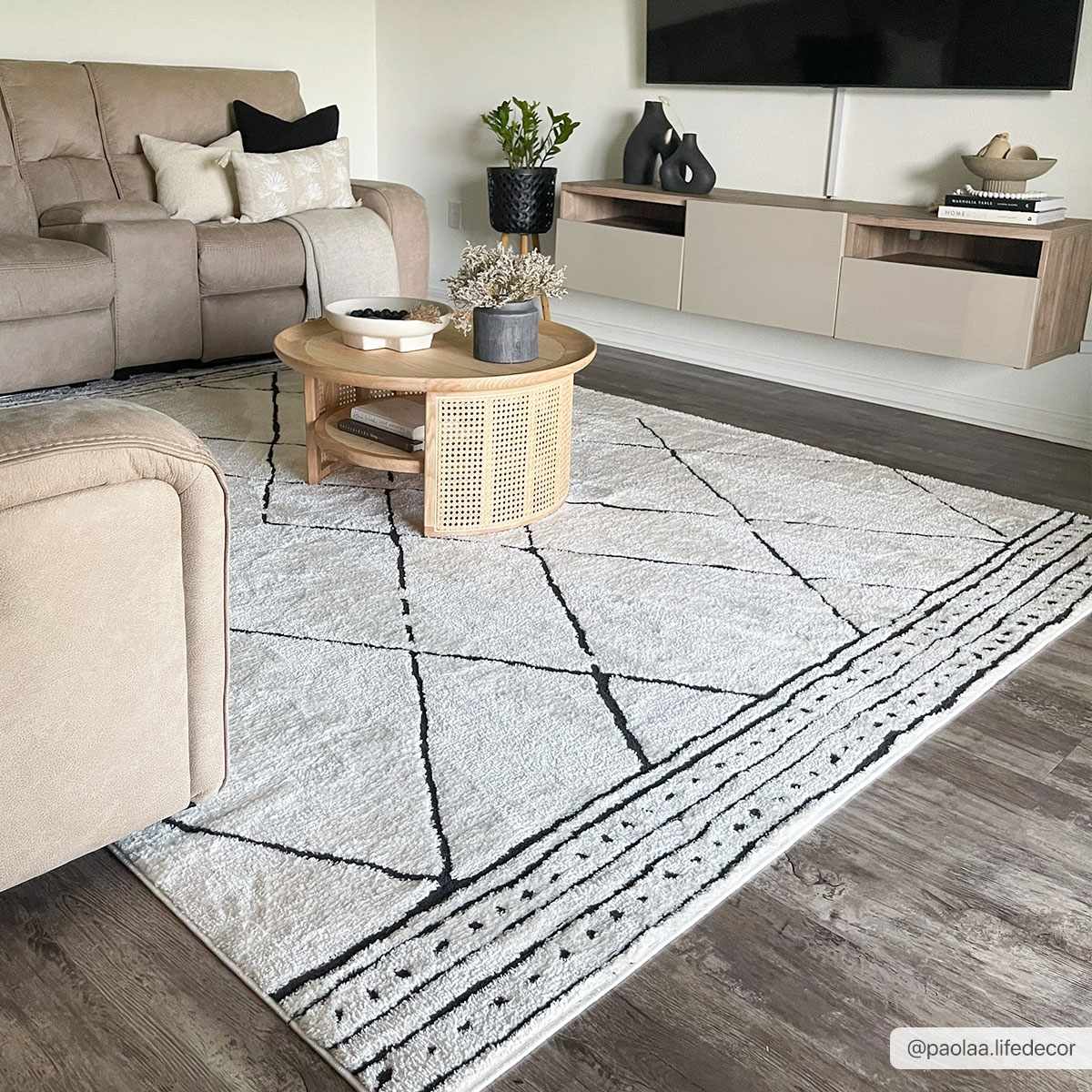 Keone Black & White Thick Rug - Image 2