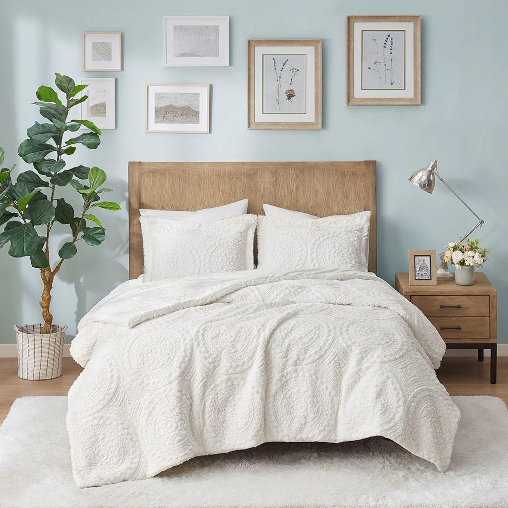 King/Cal King Embroidered Medallion Faux Fur Ultra Plush Comforter Mini Set - Image 7