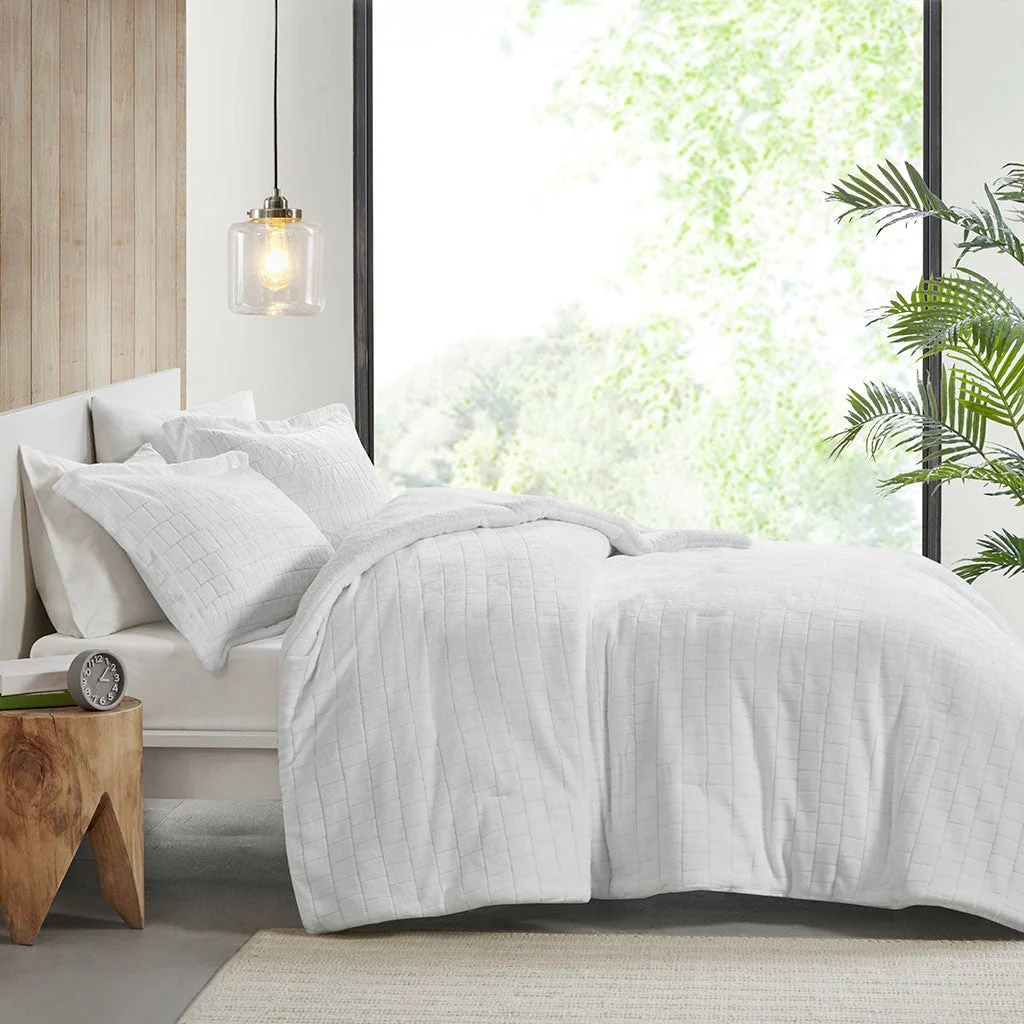 King/Cal King Plush to Sherpa Comforter Set - Image 5