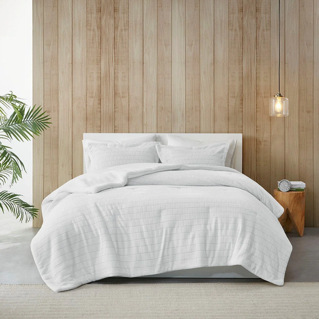 King/Cal King Plush to Sherpa Comforter Set - Image 7