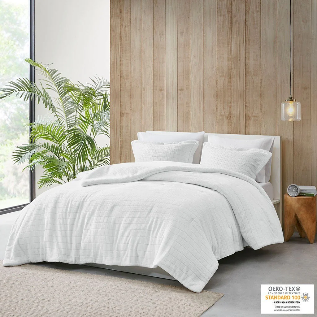 King/Cal King Plush to Sherpa Comforter Set - Image 8