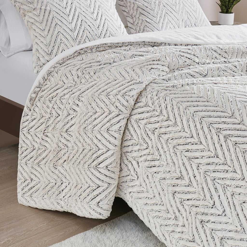 King/Cal King Ultra Plush Down Alternative Comforter Set - Image 8
