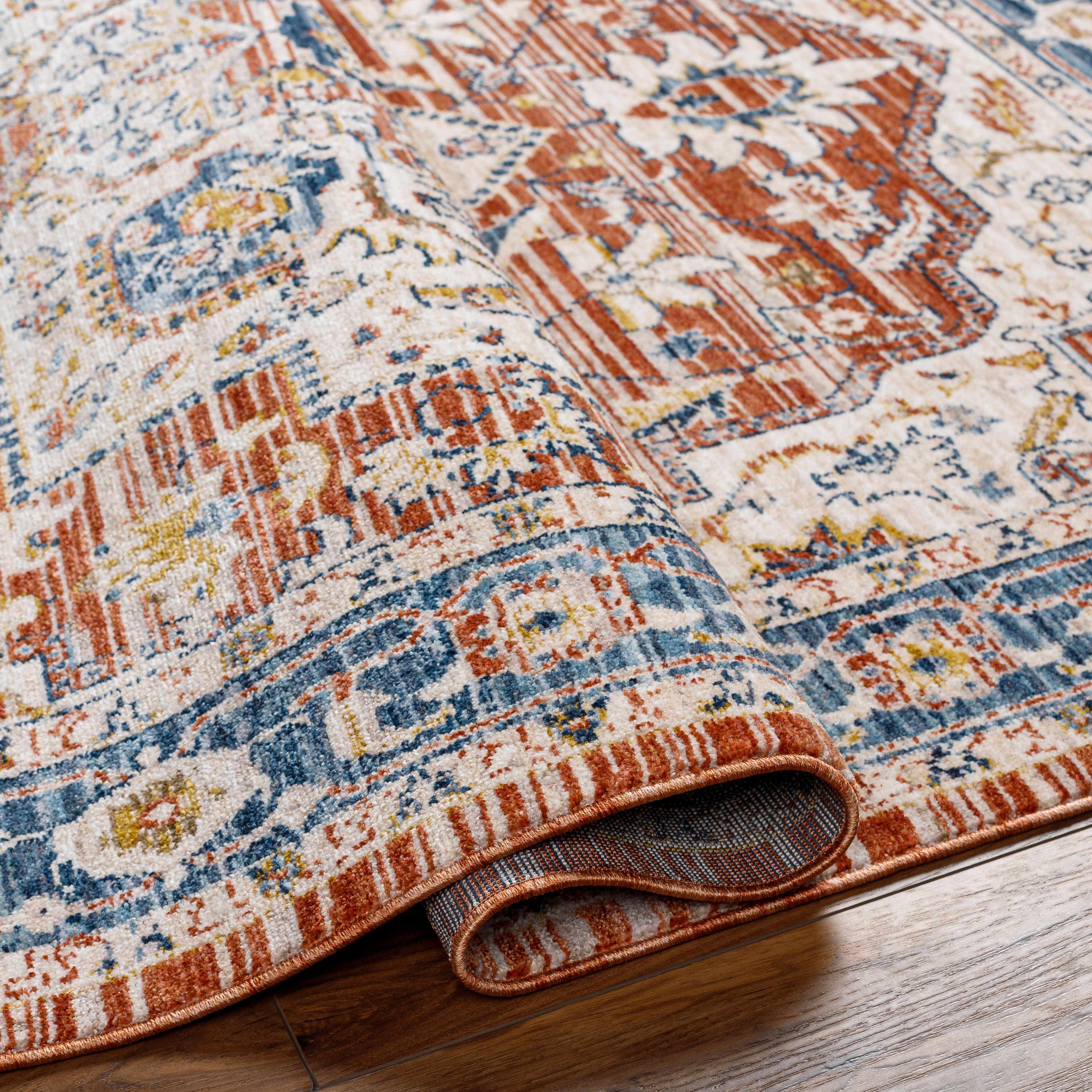 Kuro Traditional Style Rug - Clearance - Image 4