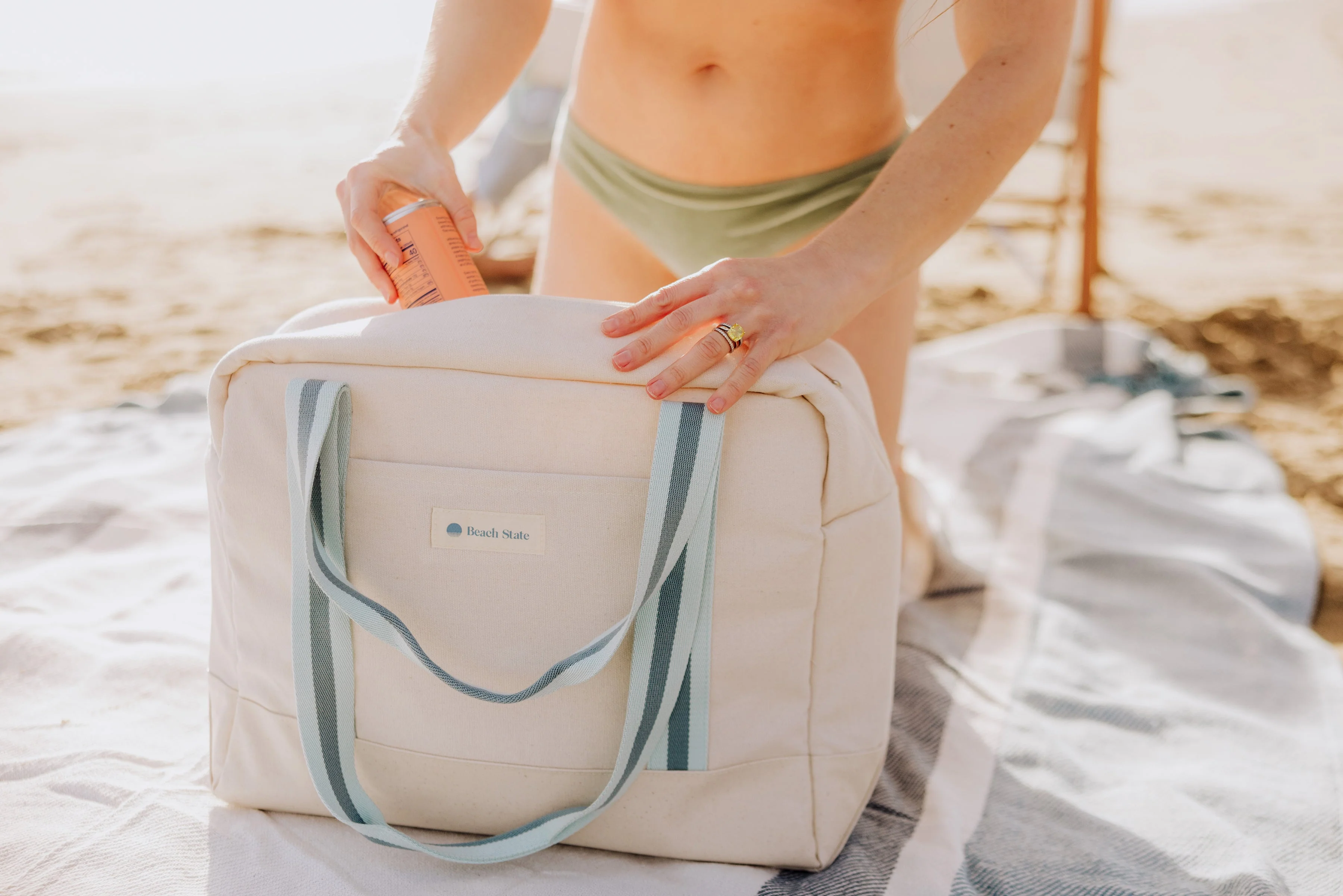 Lanikai Beach Cooler Bag - Image 15