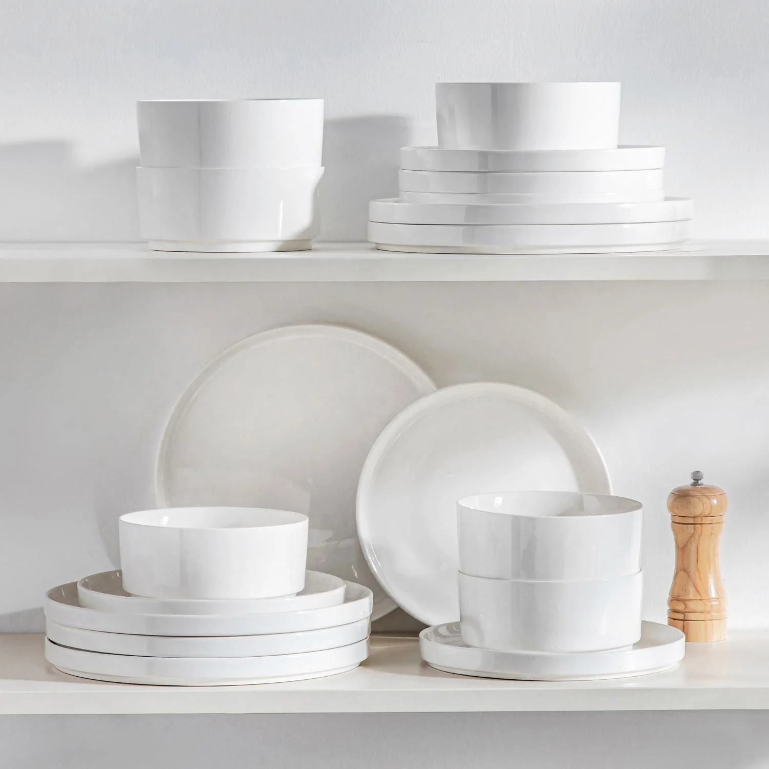 Leah 18 Piece Dinnerware Set for 6 - Image 8