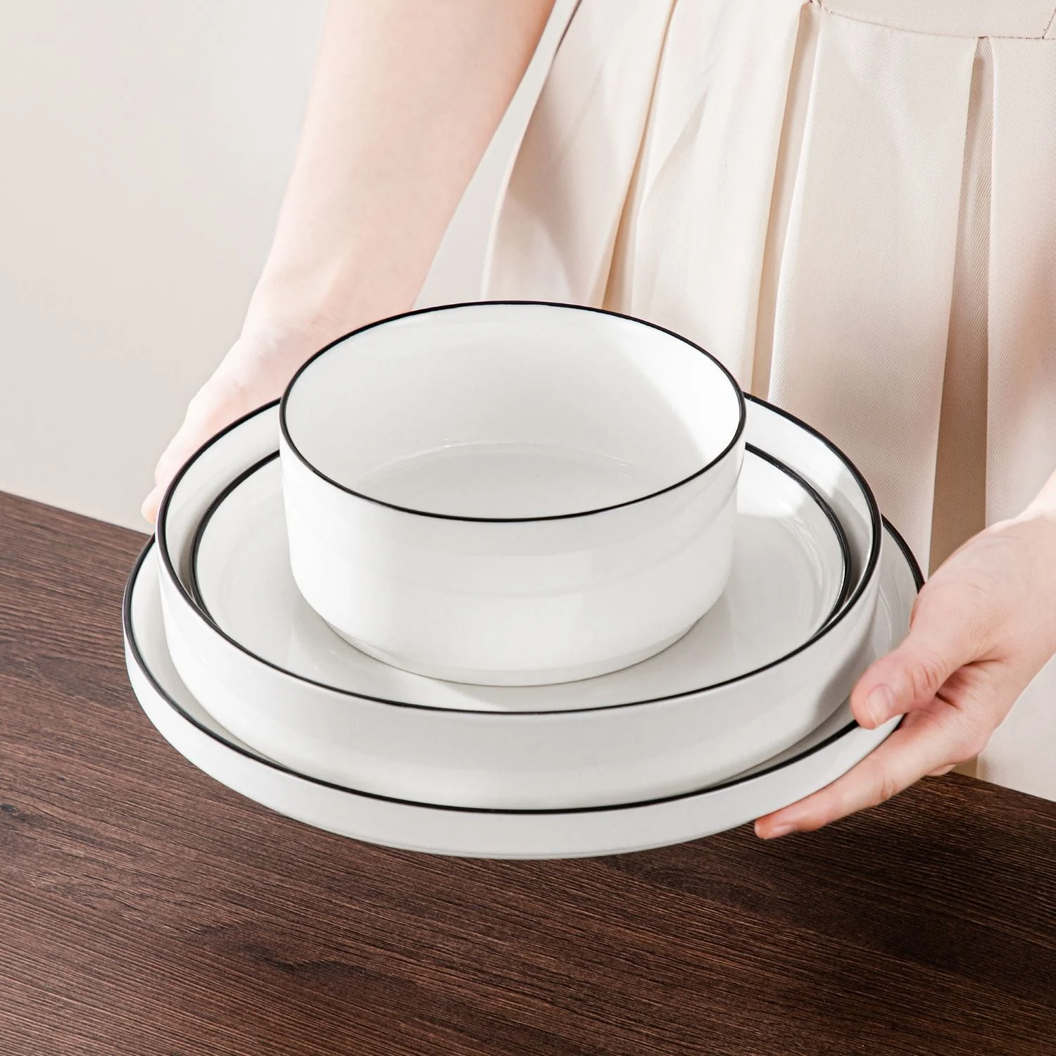 Leah 24 Piece Dinnerware Set for 6 - Image 13
