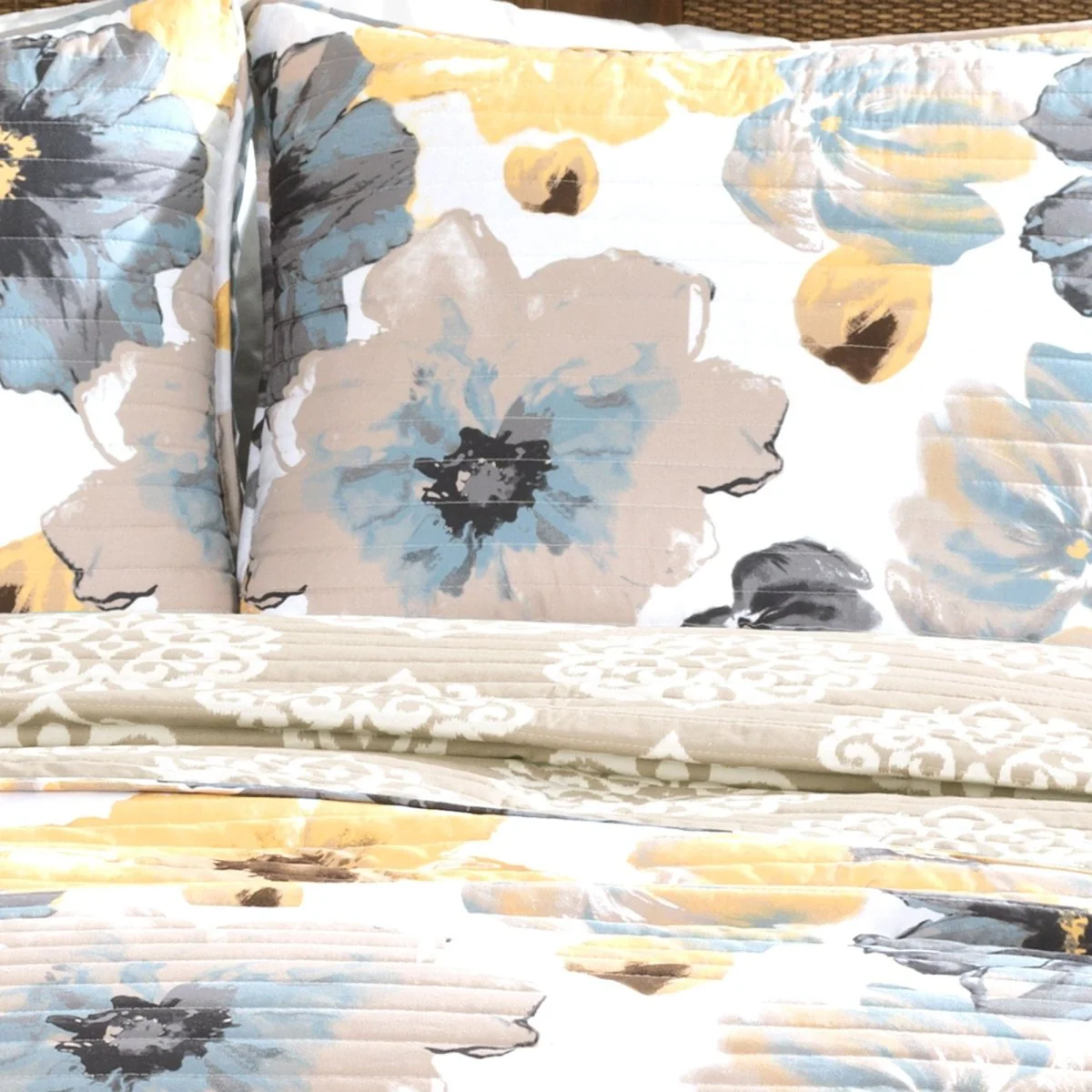 Leah Quilt 3 Piece Set - Image 19