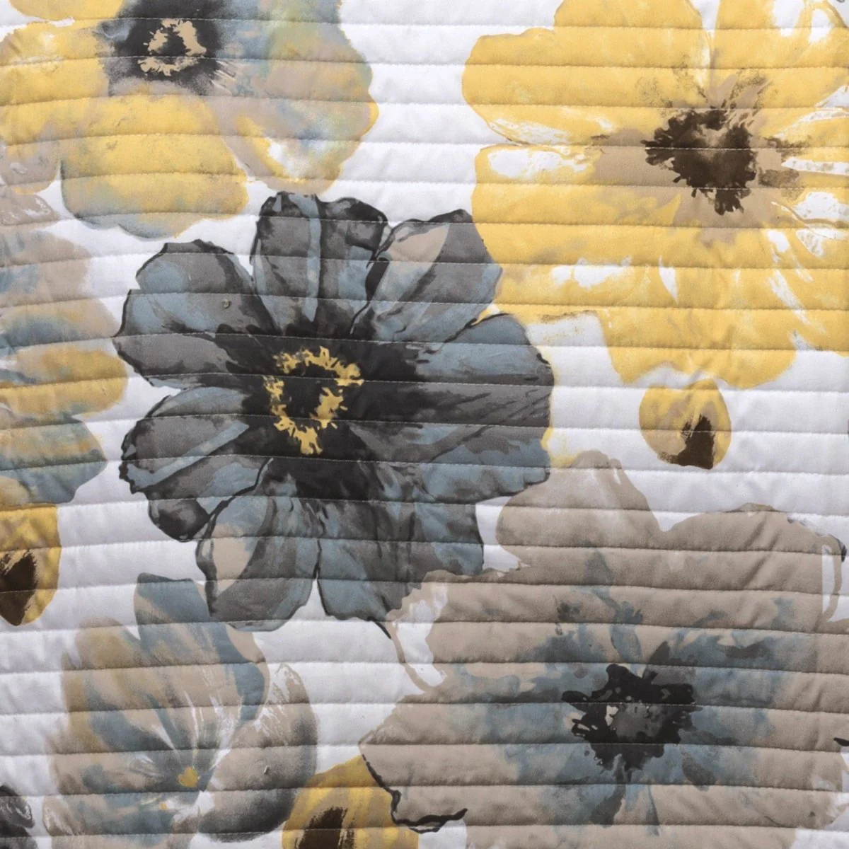 Leah Quilt 3 Piece Set - Image 25