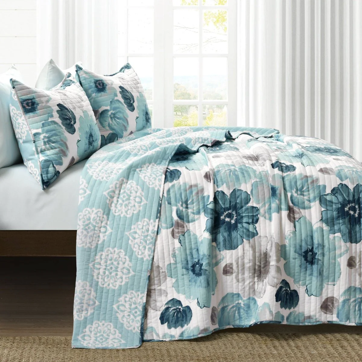 Leah Quilt 3 Piece Set - Image 8