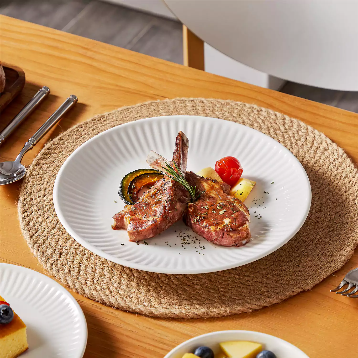 Leila 16 Piece Dinnerware Set - Image 11