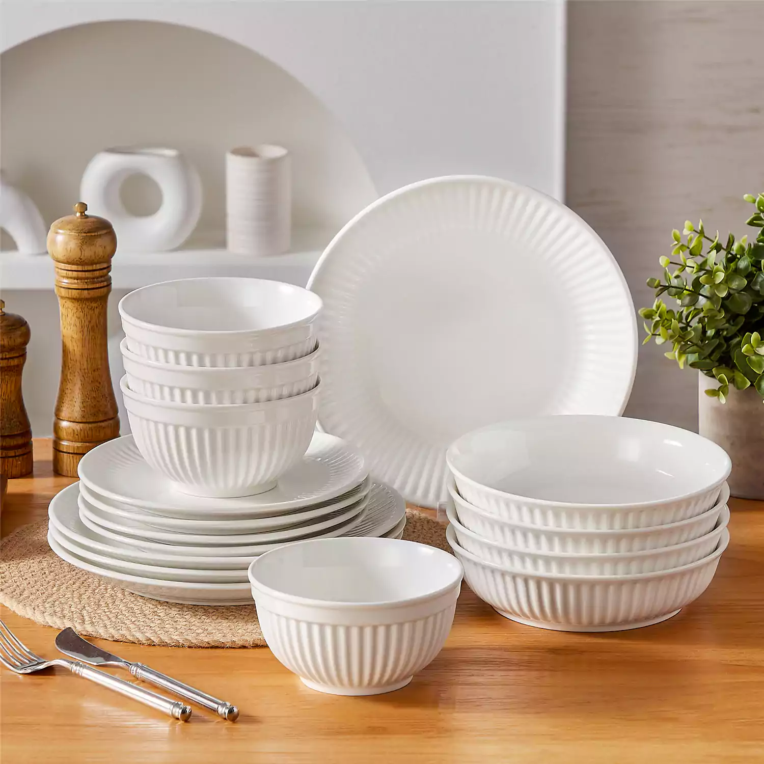 Leila 16 Piece Dinnerware Set - Image 2