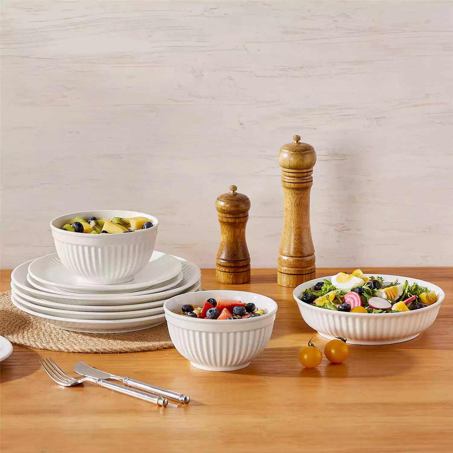 Leila 16 Piece Dinnerware Set - Image 6