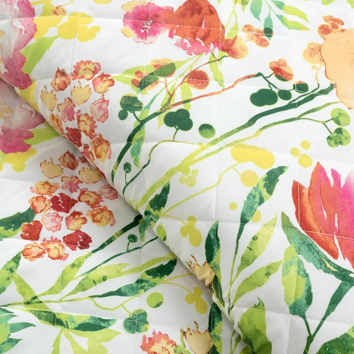 Leilani Watercolor Scallop Edged Floral 3 Piece Quilt Set - Image 6