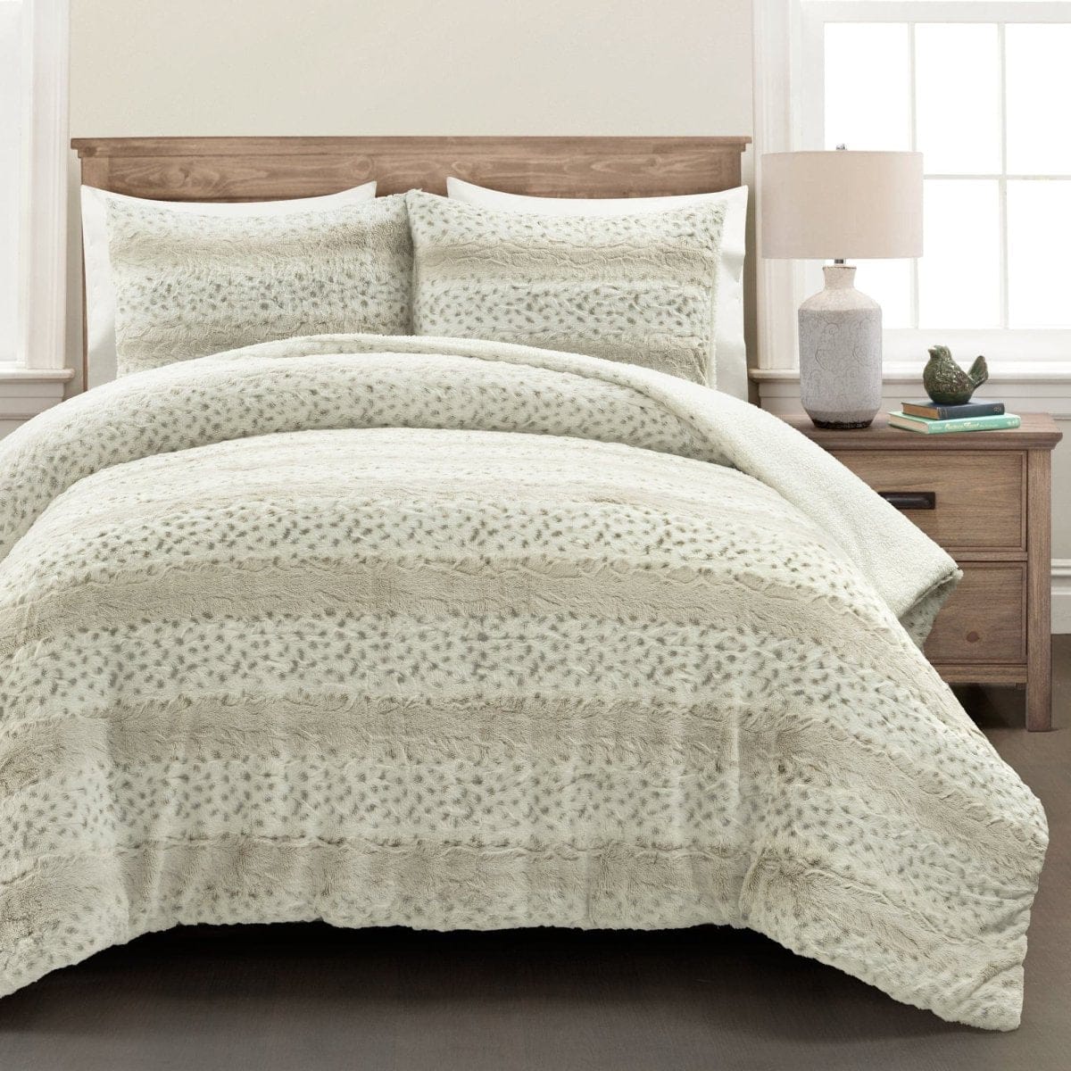 Leopard Textured Faux Fur Comforter 3 Piece Set - Image 2