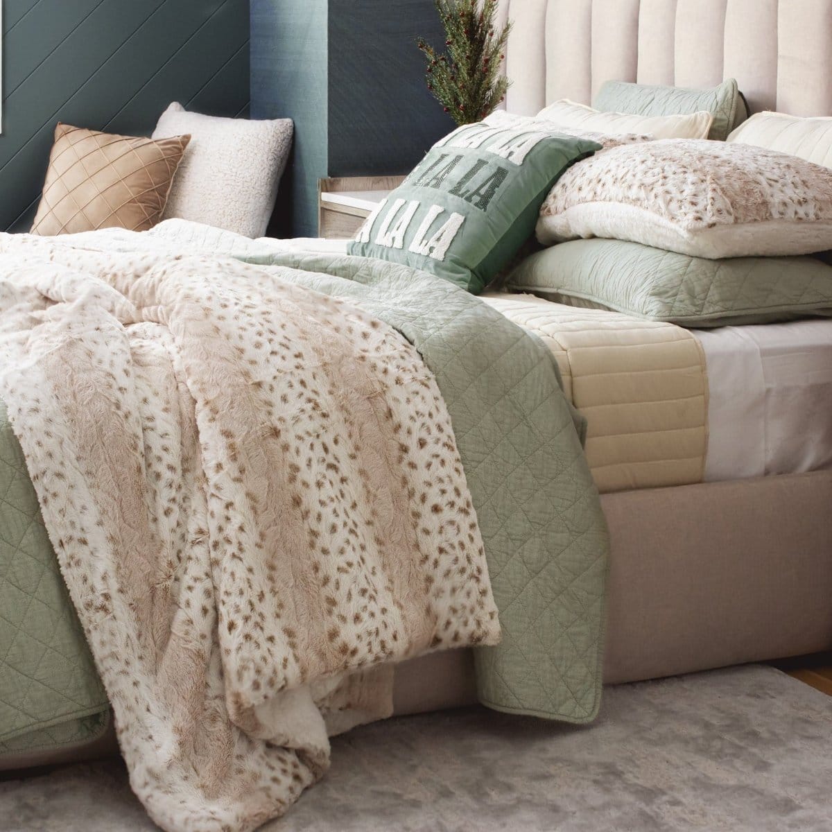 Leopard Textured Faux Fur Comforter 3 Piece Set - Image 3