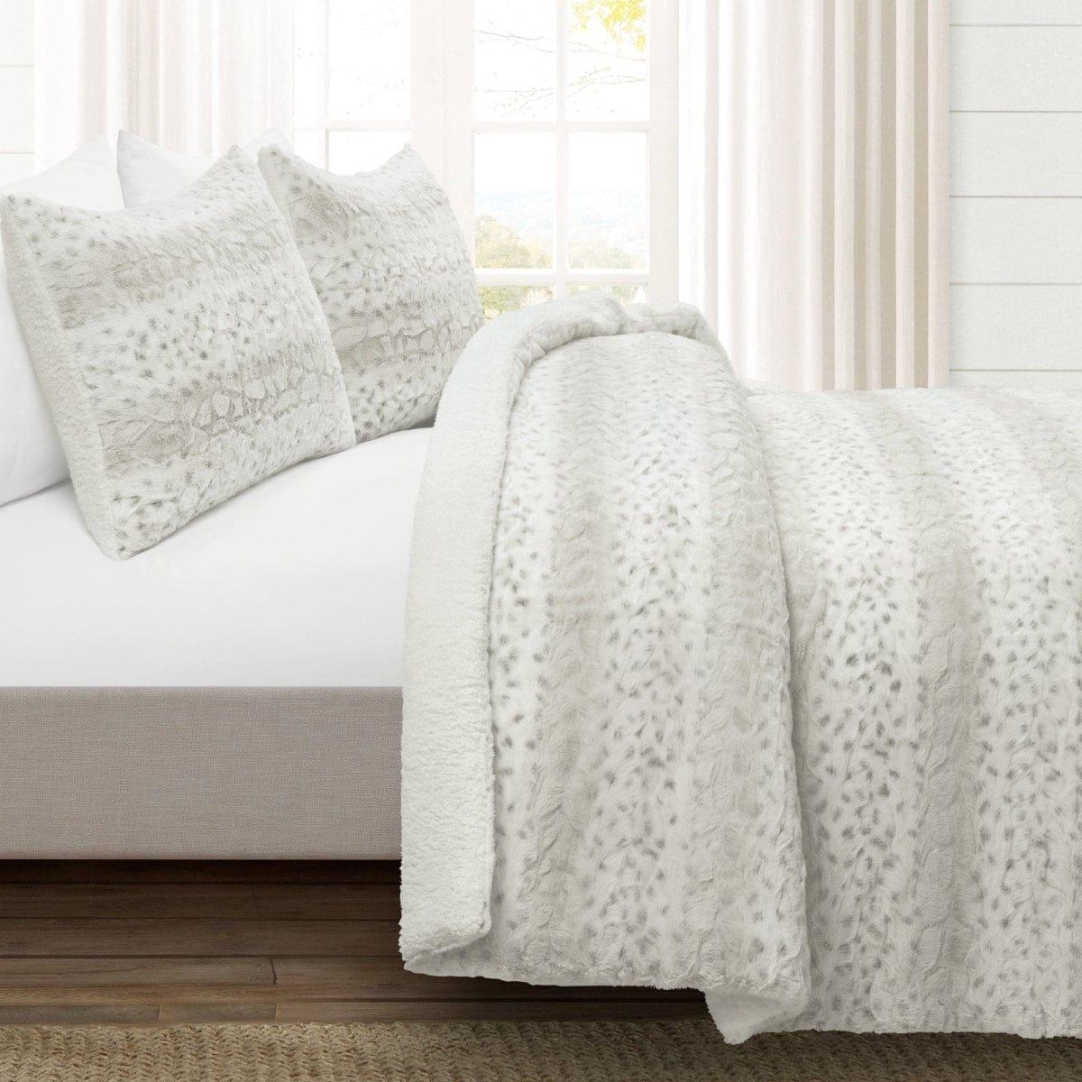 Leopard Textured Faux Fur Comforter 3 Piece Set - Image 4