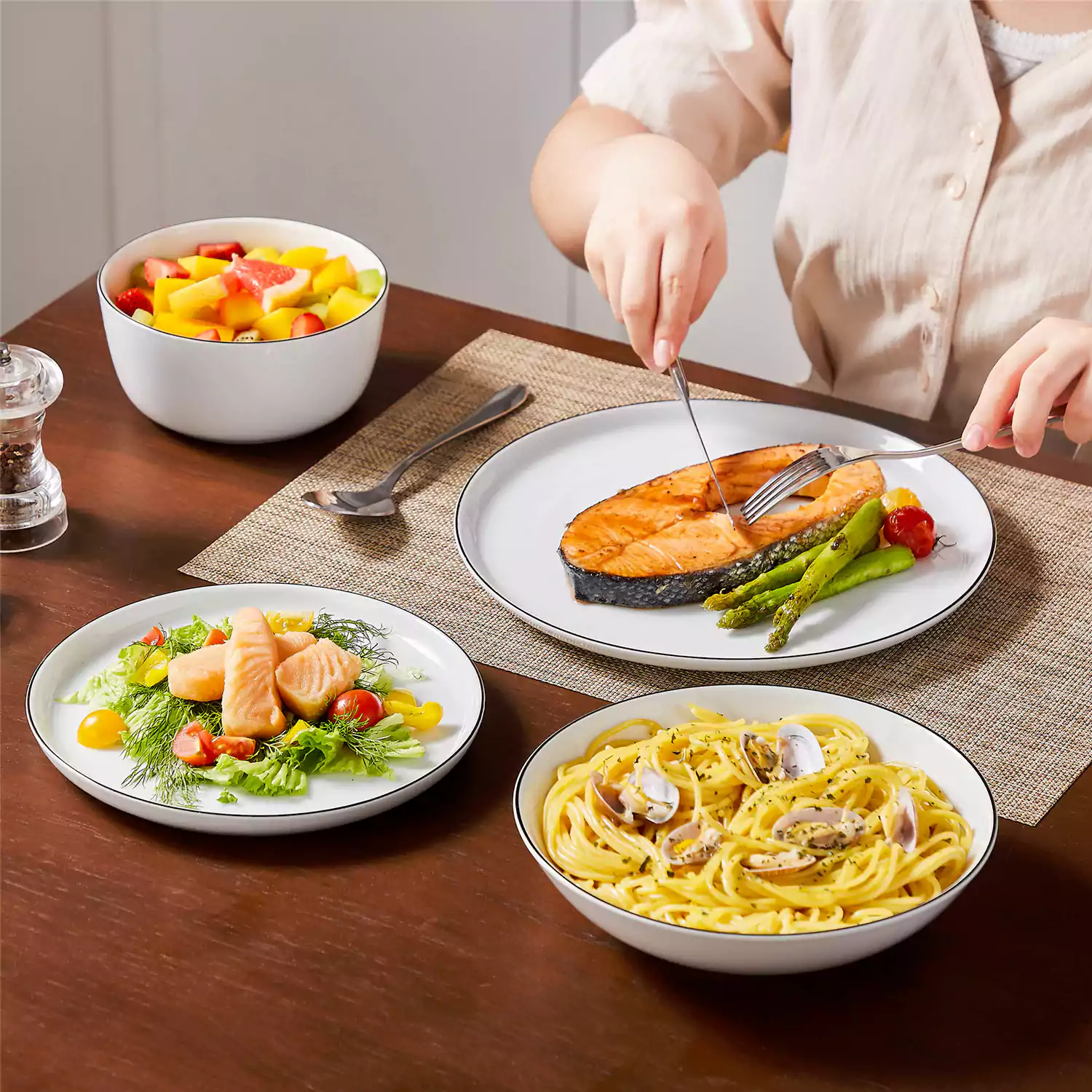 Lexi 16 Piece Dinnerware Set - Image 27