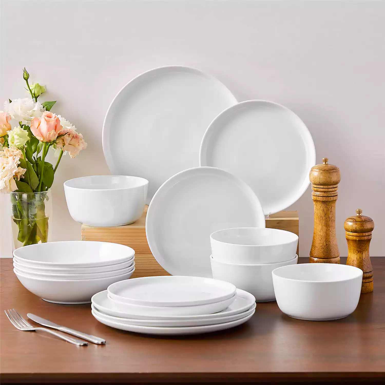 Lexi 16 Piece Dinnerware Set - Image 3