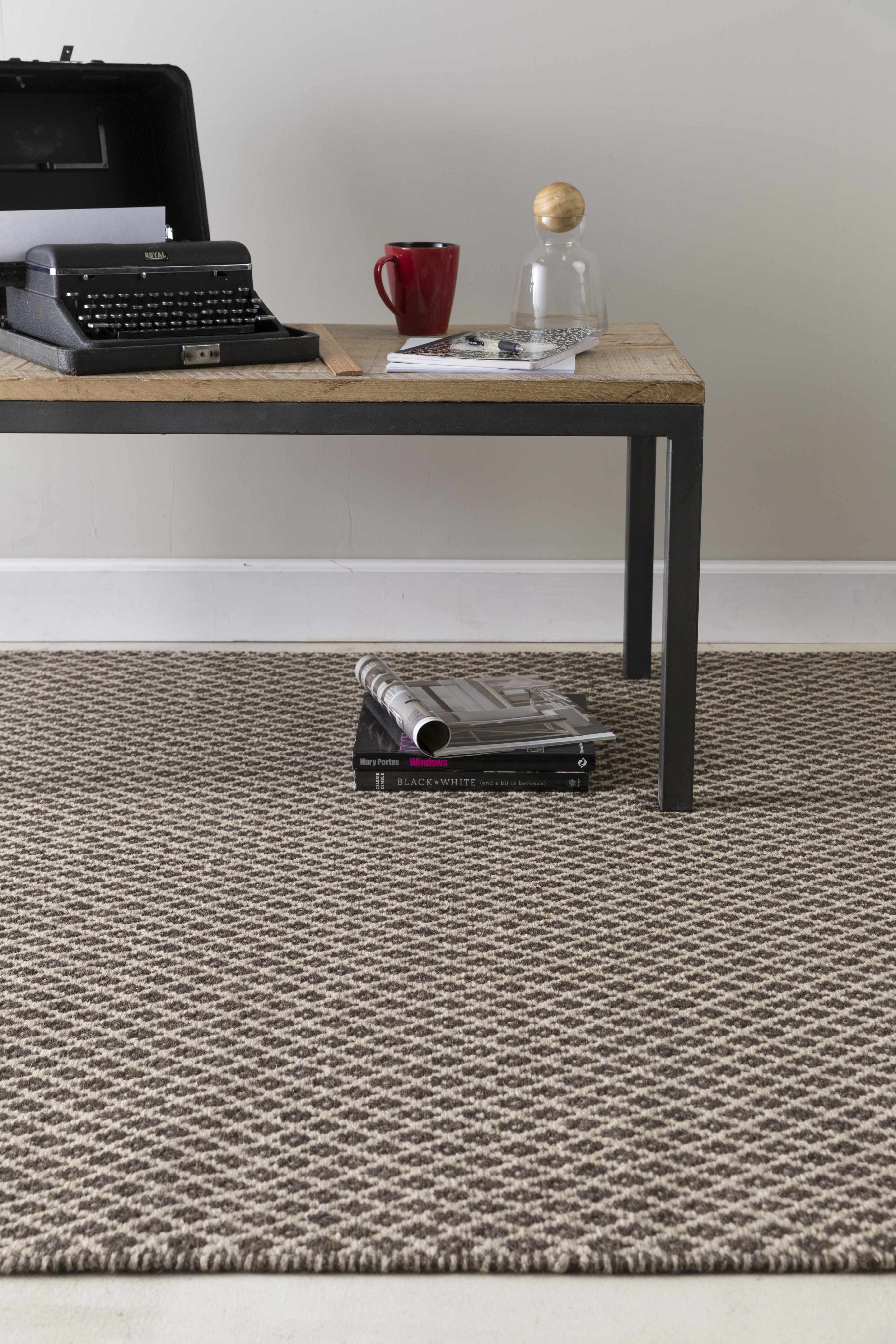 Lingo Brown Trellis Flatweave Rug - Clearance - Image 3