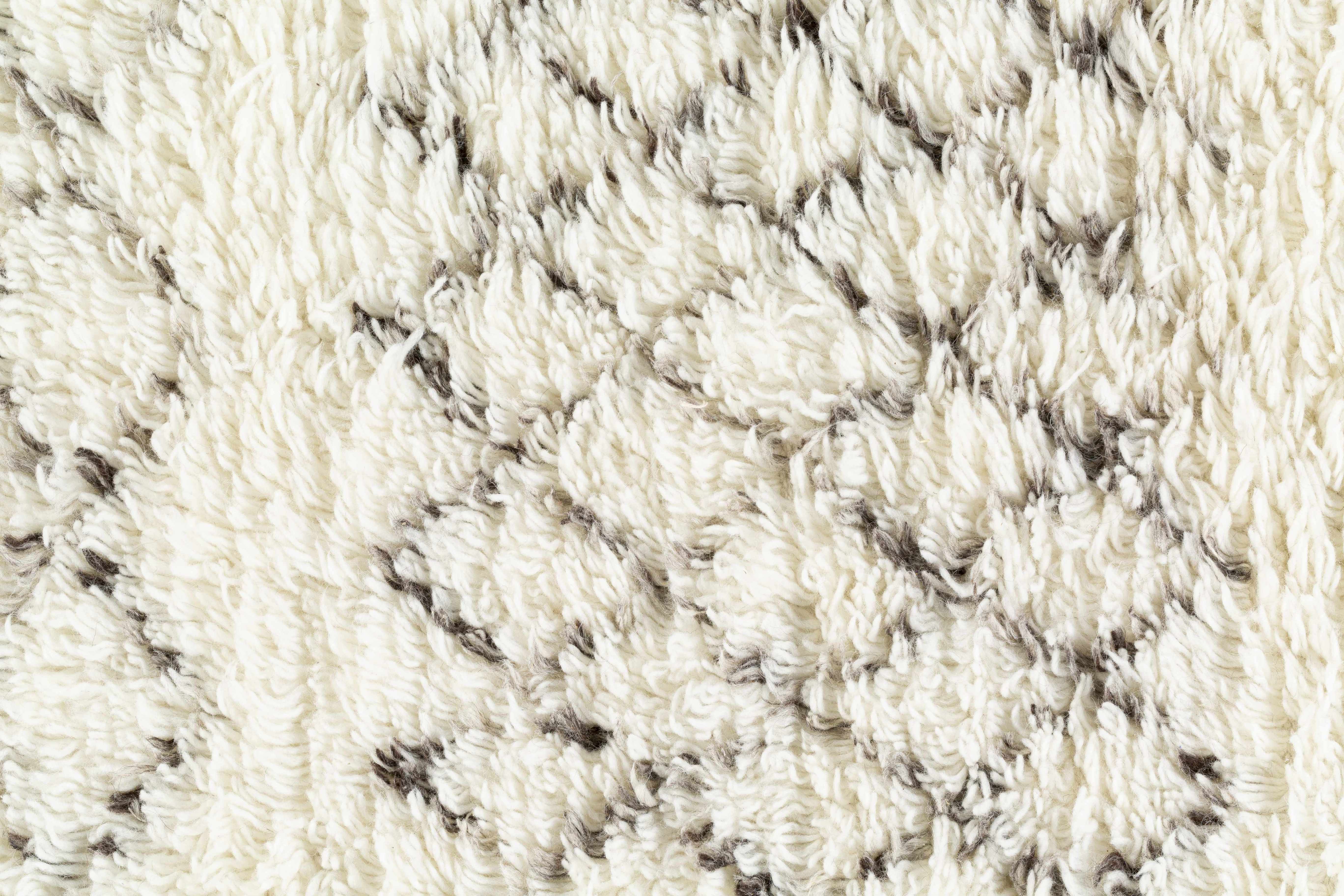 Lochwinnoch Area Rug - Clearance - Image 8