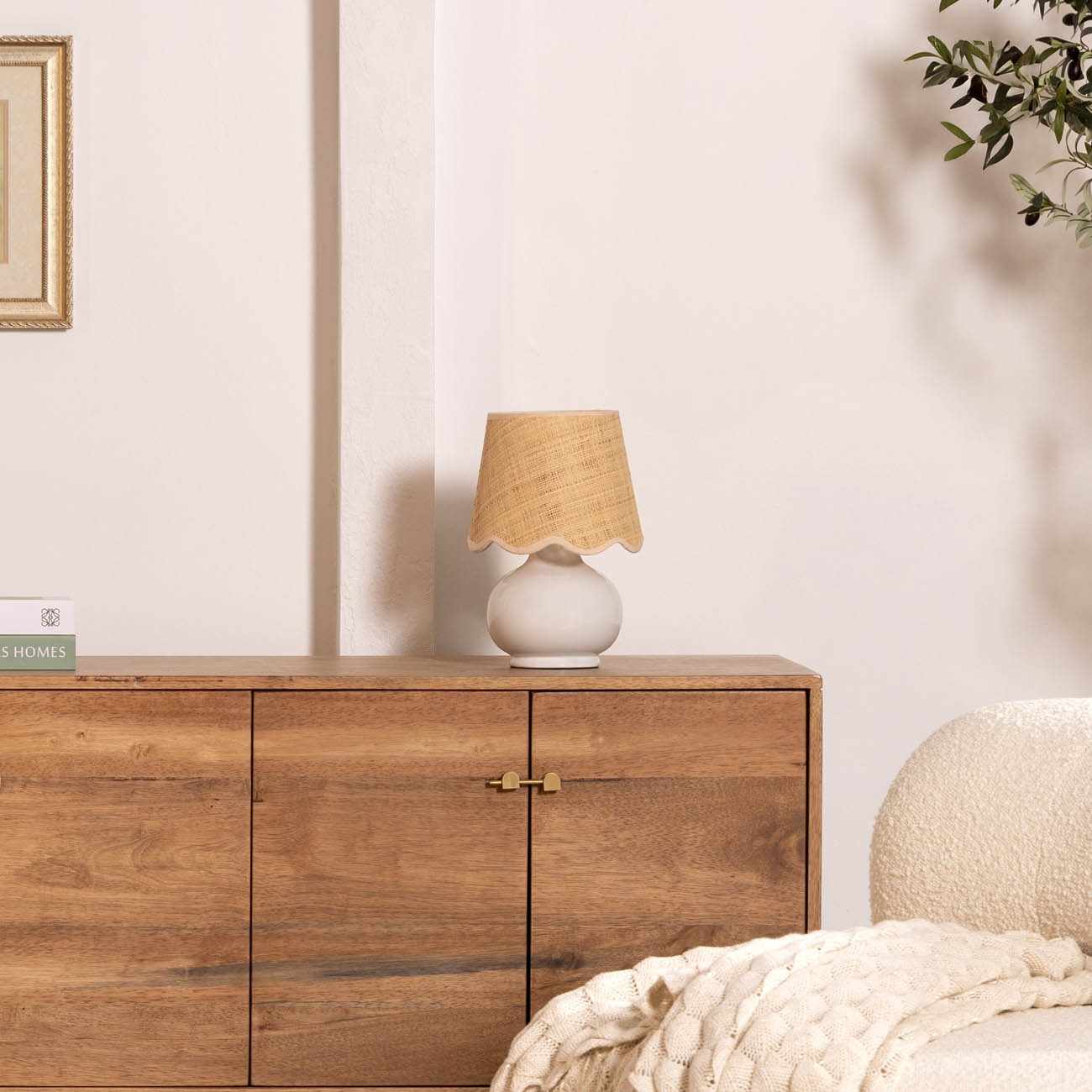 Logale White Solid Ceramic Table Lamp - Image 3