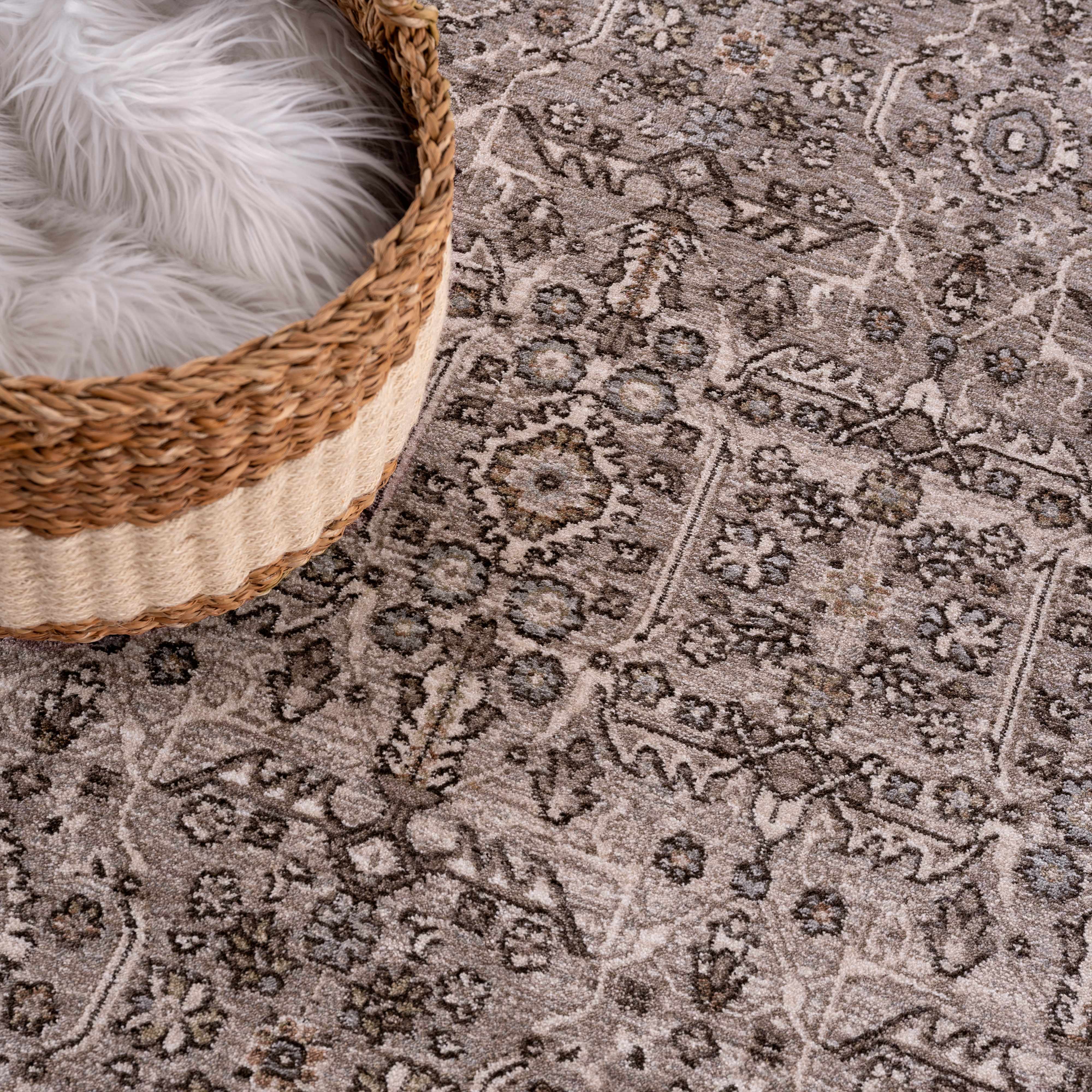 Lugo Luxe Area Rug with tassels - Clearance - Image 10
