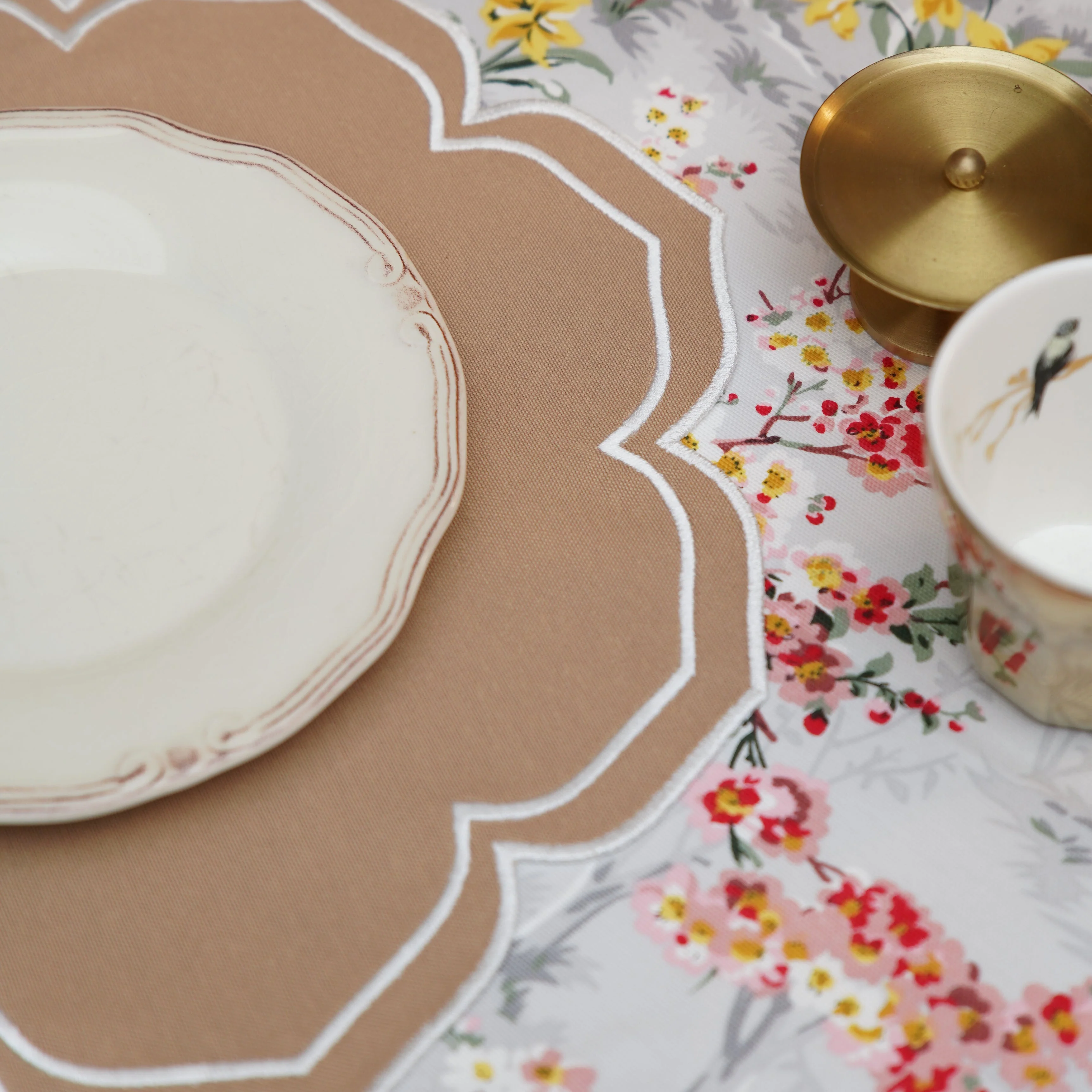 LUMERA BEIGE WAVY EDGE FABRIC PLACEMAT - Image 8