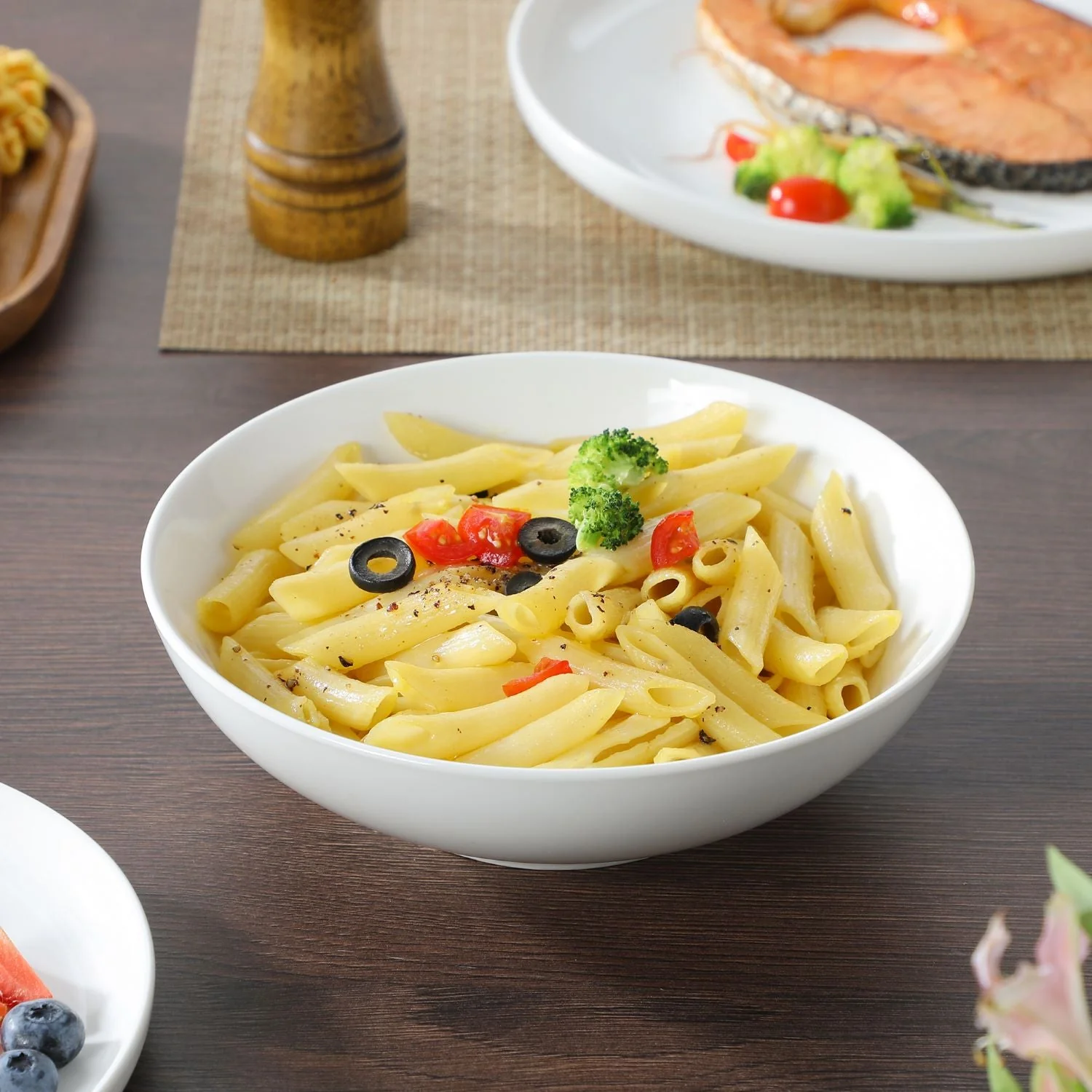 Luna 24 Piece Dinnerware Set for 6 - Image 4