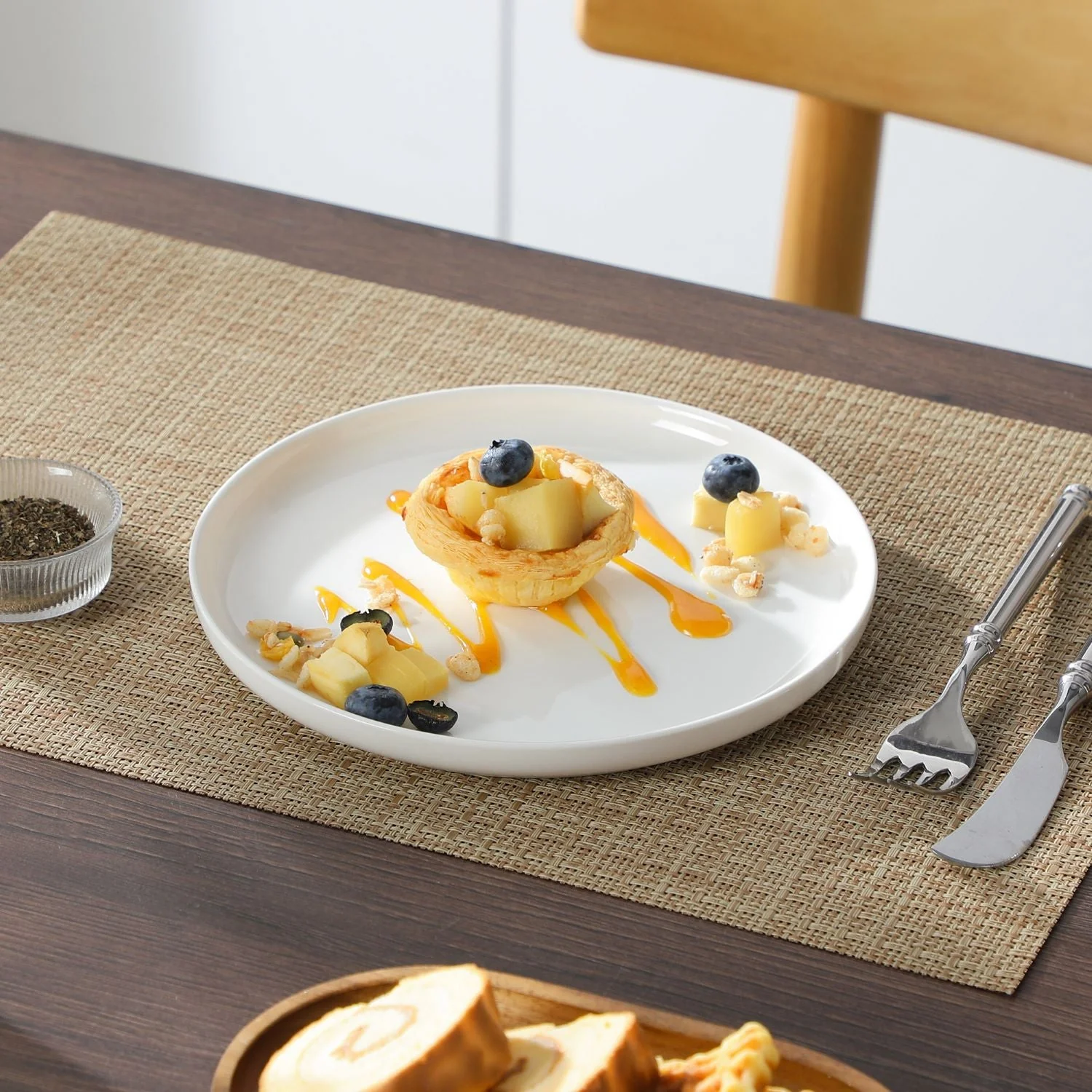 Luna 24 Piece Dinnerware Set for 6 - Image 5