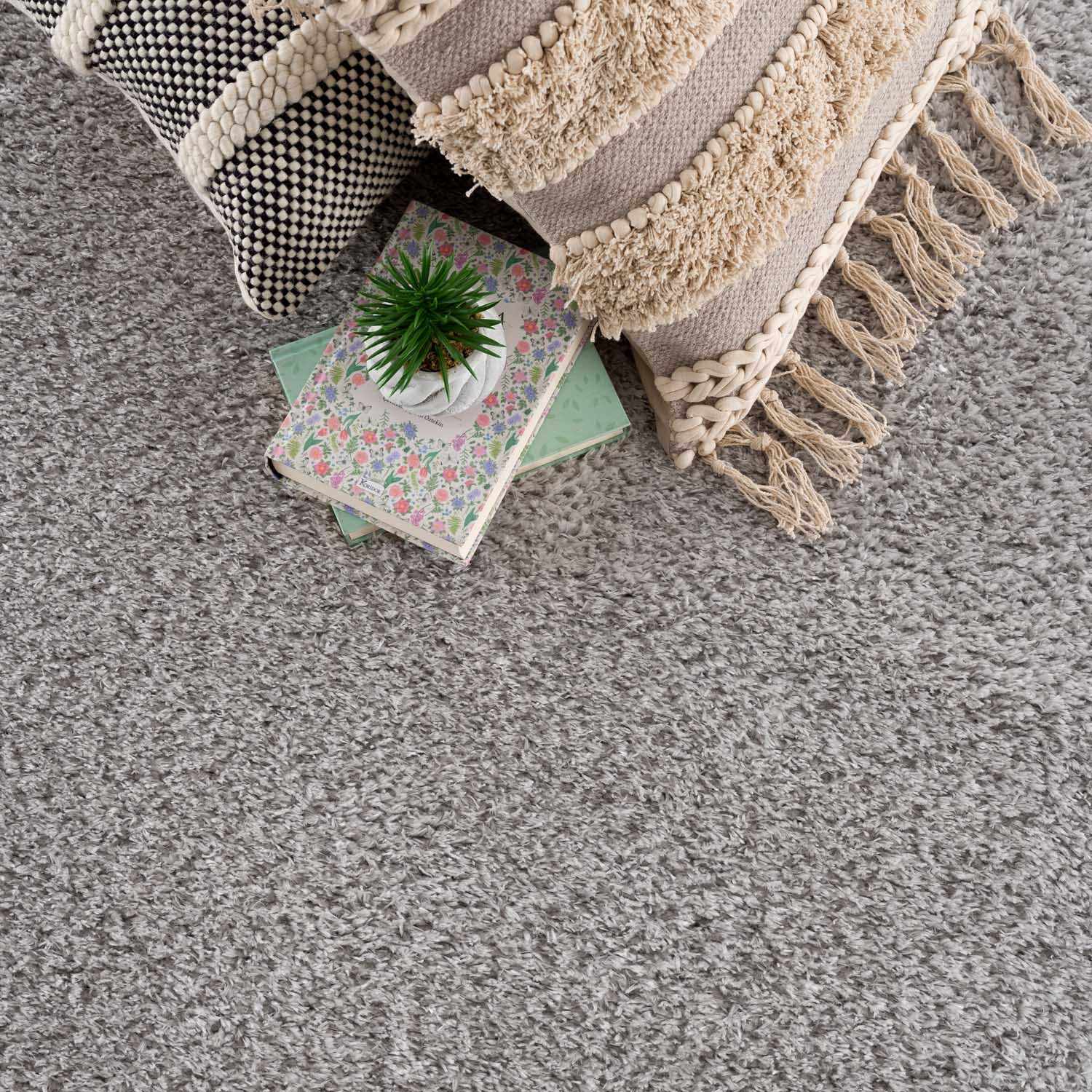 Lunaro Gray Subtle Wavy Abstract Modern Minimalist Polyester Machine Woven Area Rug - Clearance - Image 4