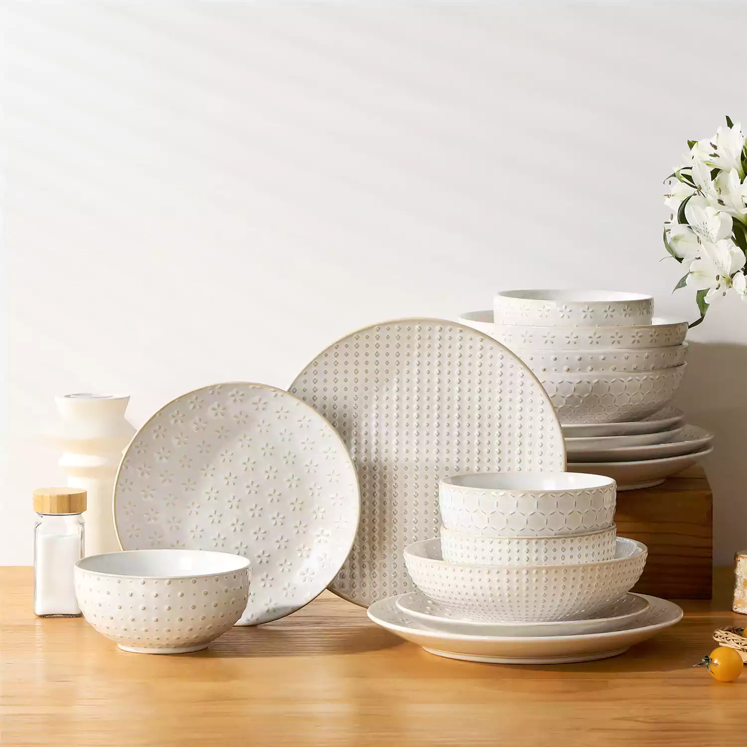 Lydia 16 Piece Antique White Dinnerware Set - Image 87