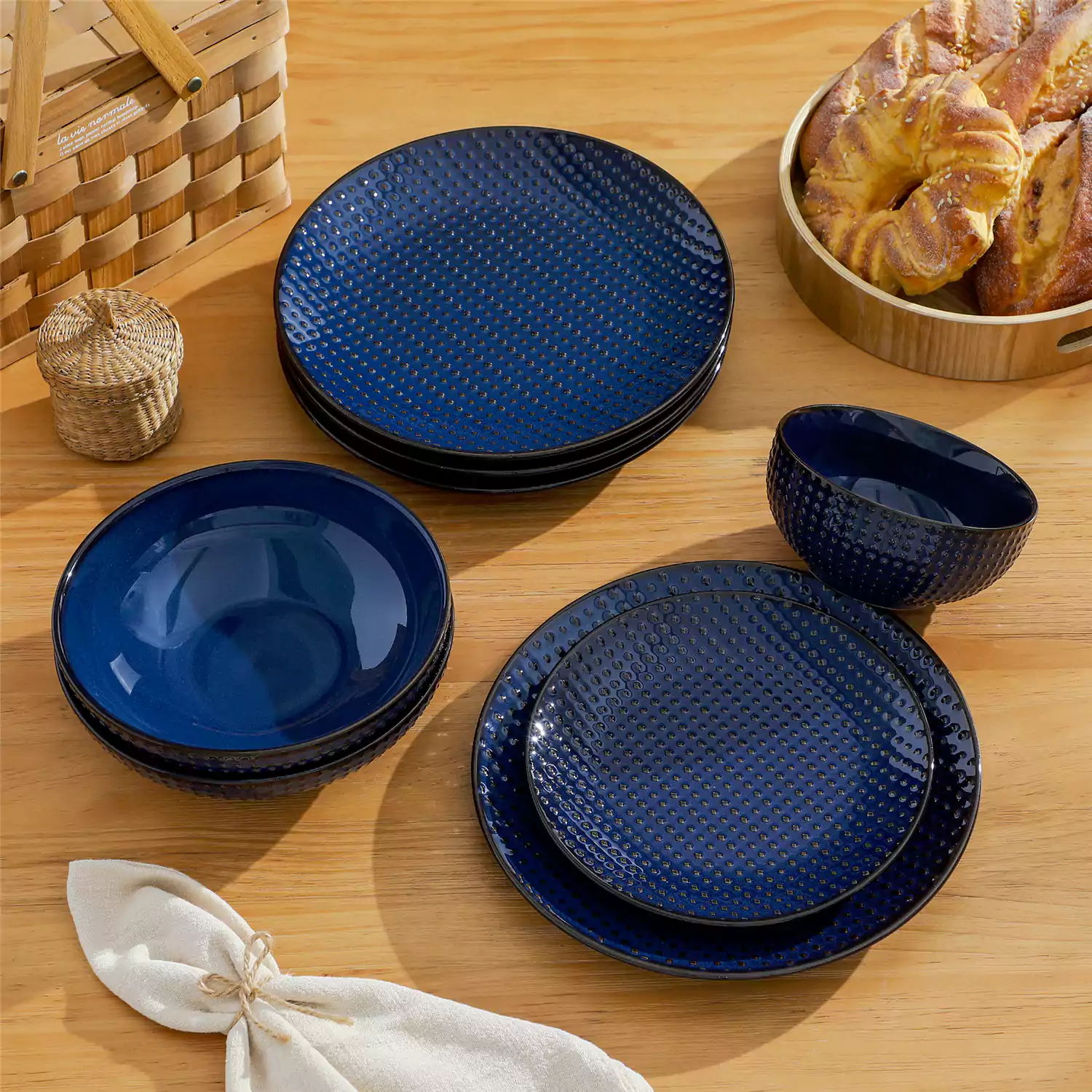 Lydia 16 Piece Starry Blue Dinnerware Set - Image 38