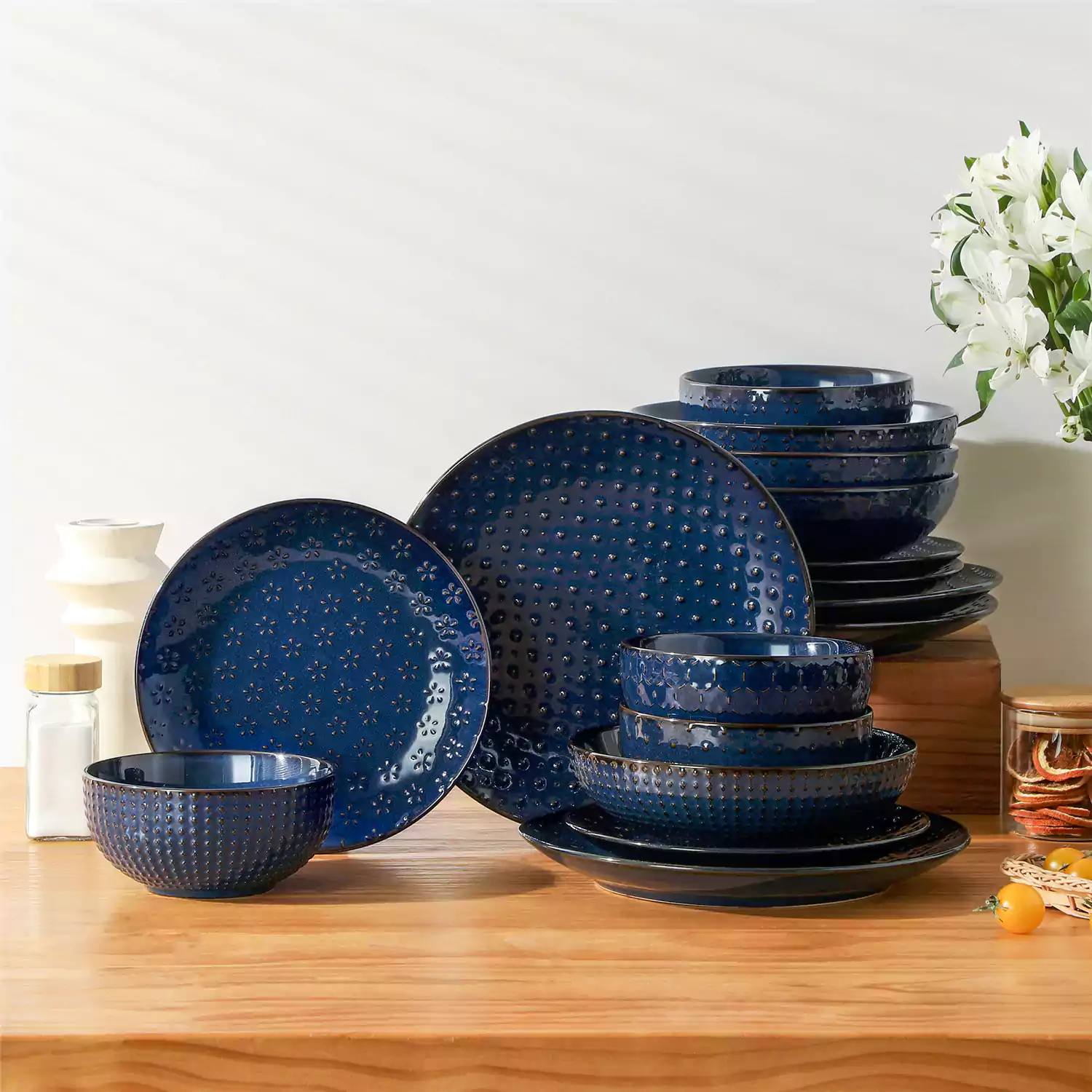 Lydia 16 Piece Starry Blue Dinnerware Set - Image 83