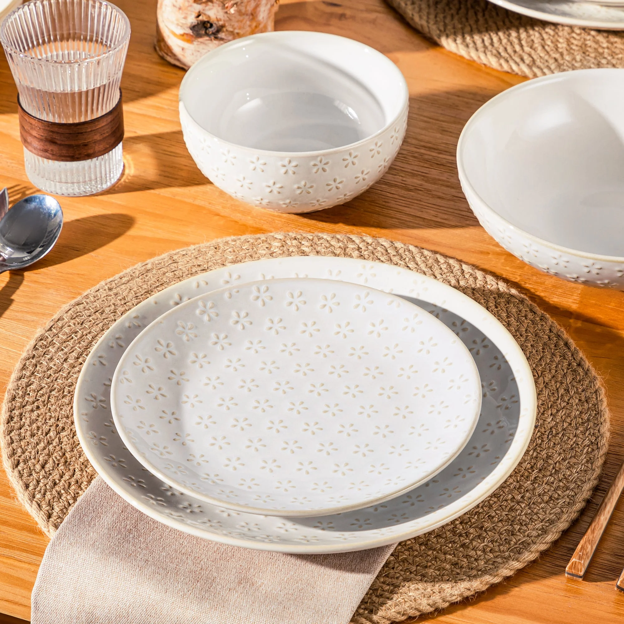 Lydia 32 Piece Antique White Dinnerware Set - Image 9