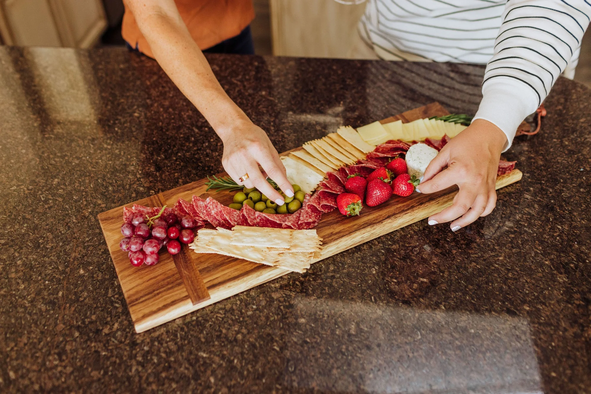 Madera Rectangular Long Charcuterie Board - 29" x 9" - Image 9