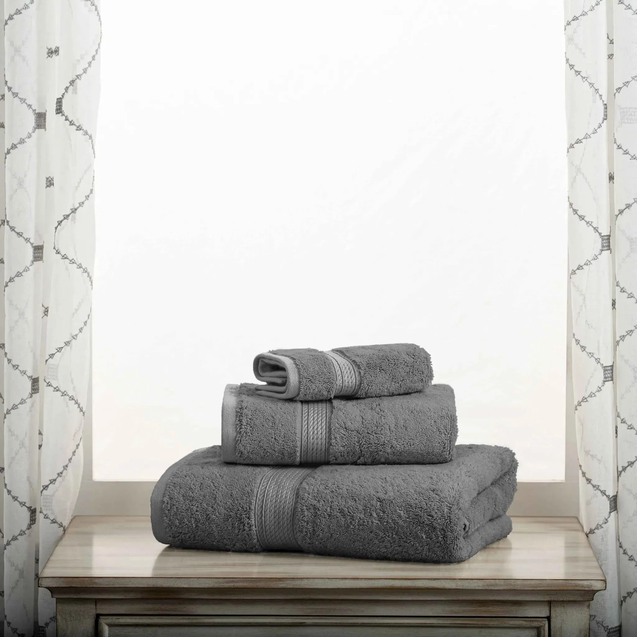 Madison Egyptian Cotton Plush Heavyweight 3 Piece Towel Set - Image 4