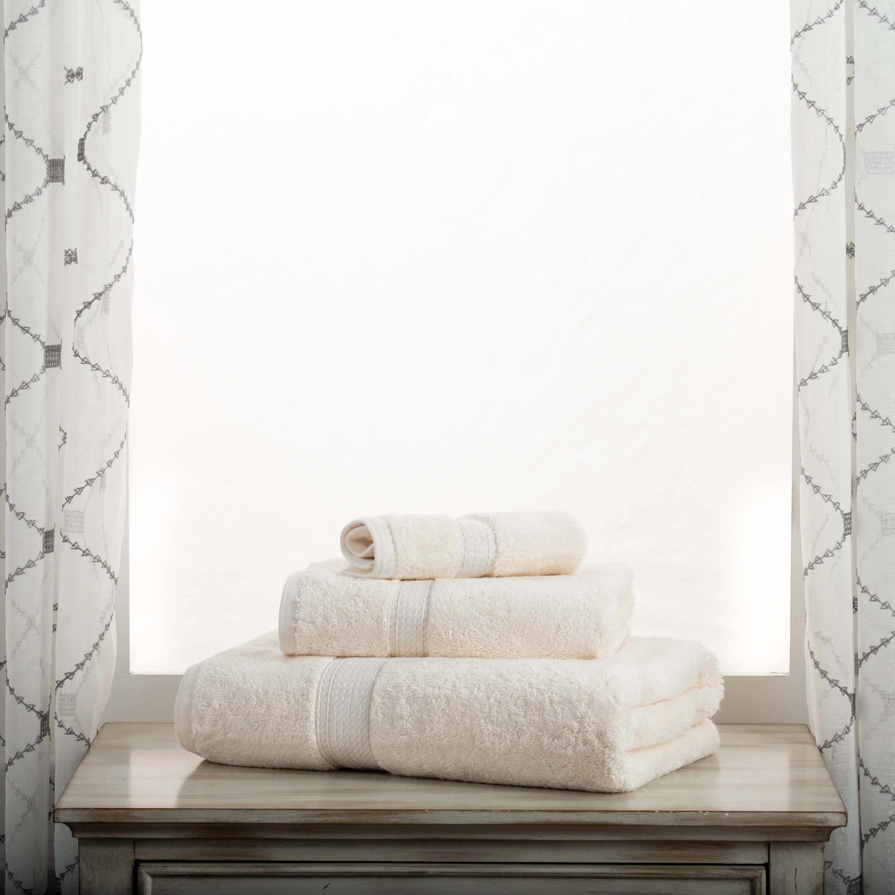 Madison Egyptian Cotton Plush Heavyweight 3 Piece Towel Set - Image 5