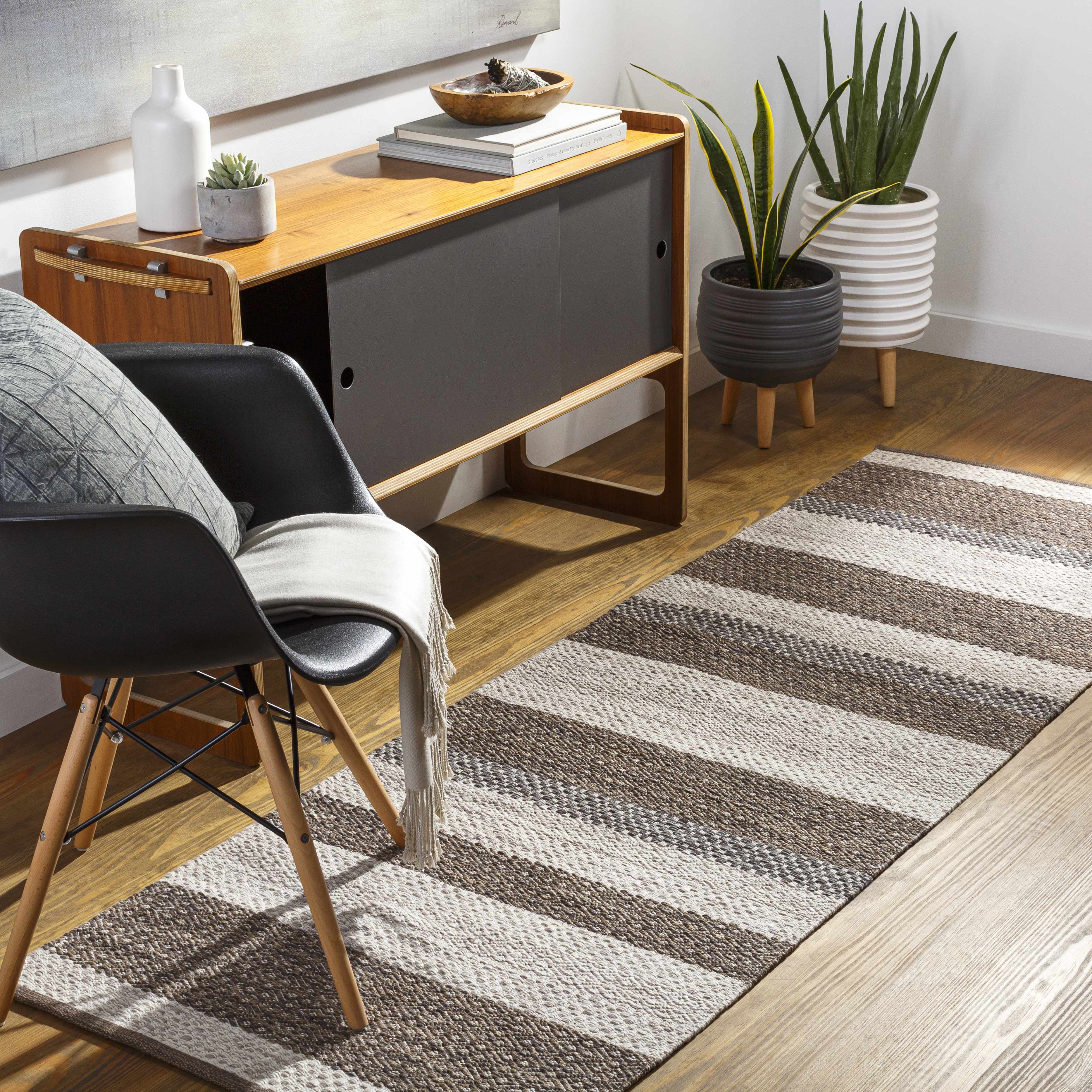 Maesteg Indoor & Outdoor Rug - Clearance - Image 3